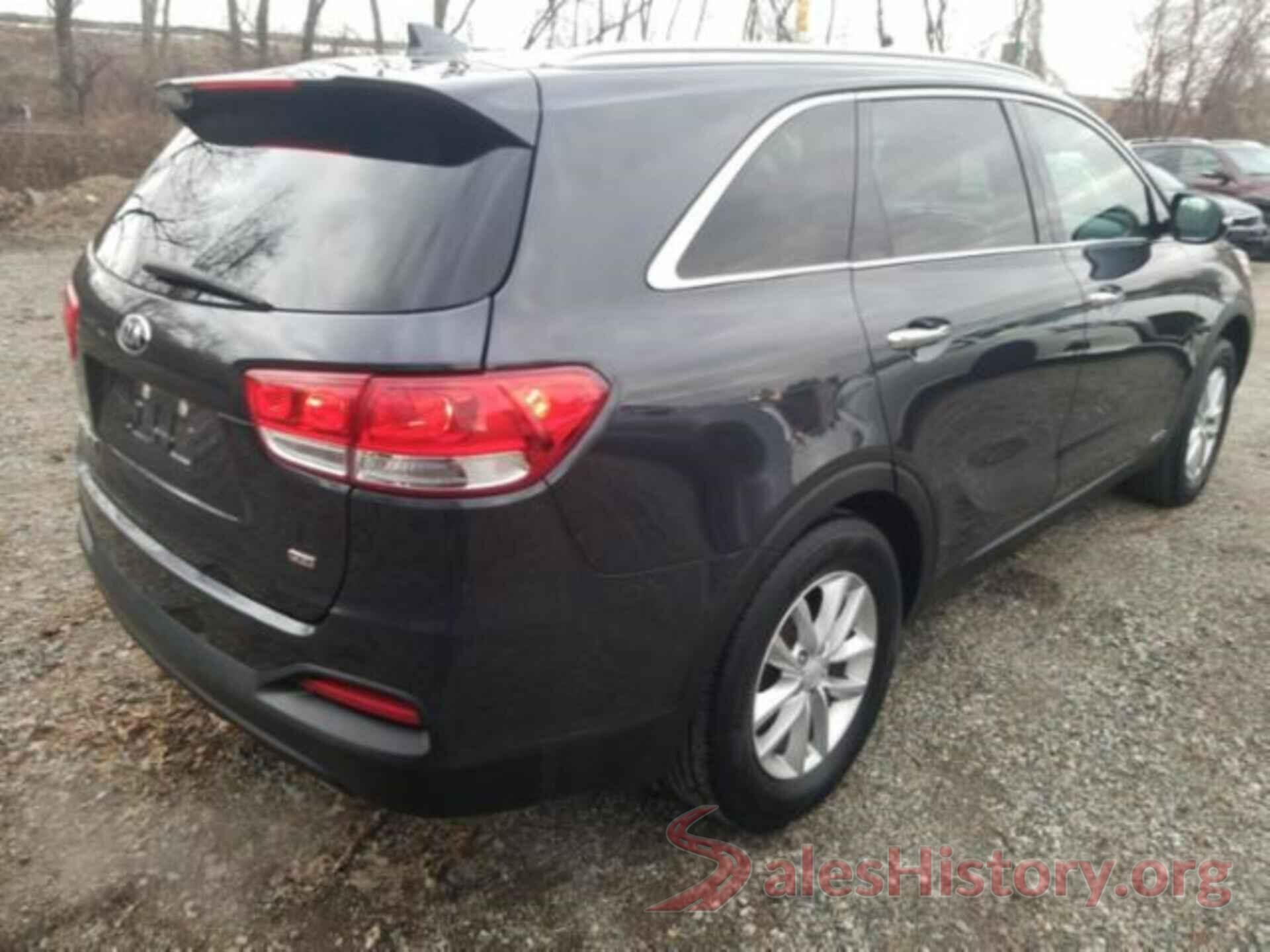 5XYPGDA37JG404483 2018 KIA SORENTO