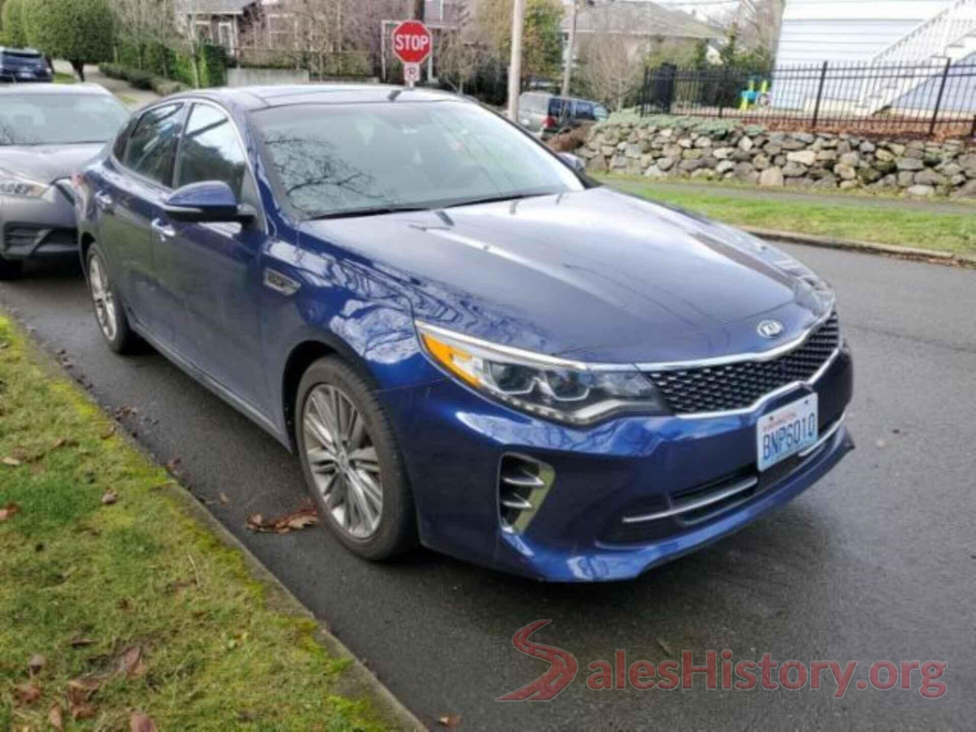 5XXGV4L20HG136773 2017 KIA OPTIMA