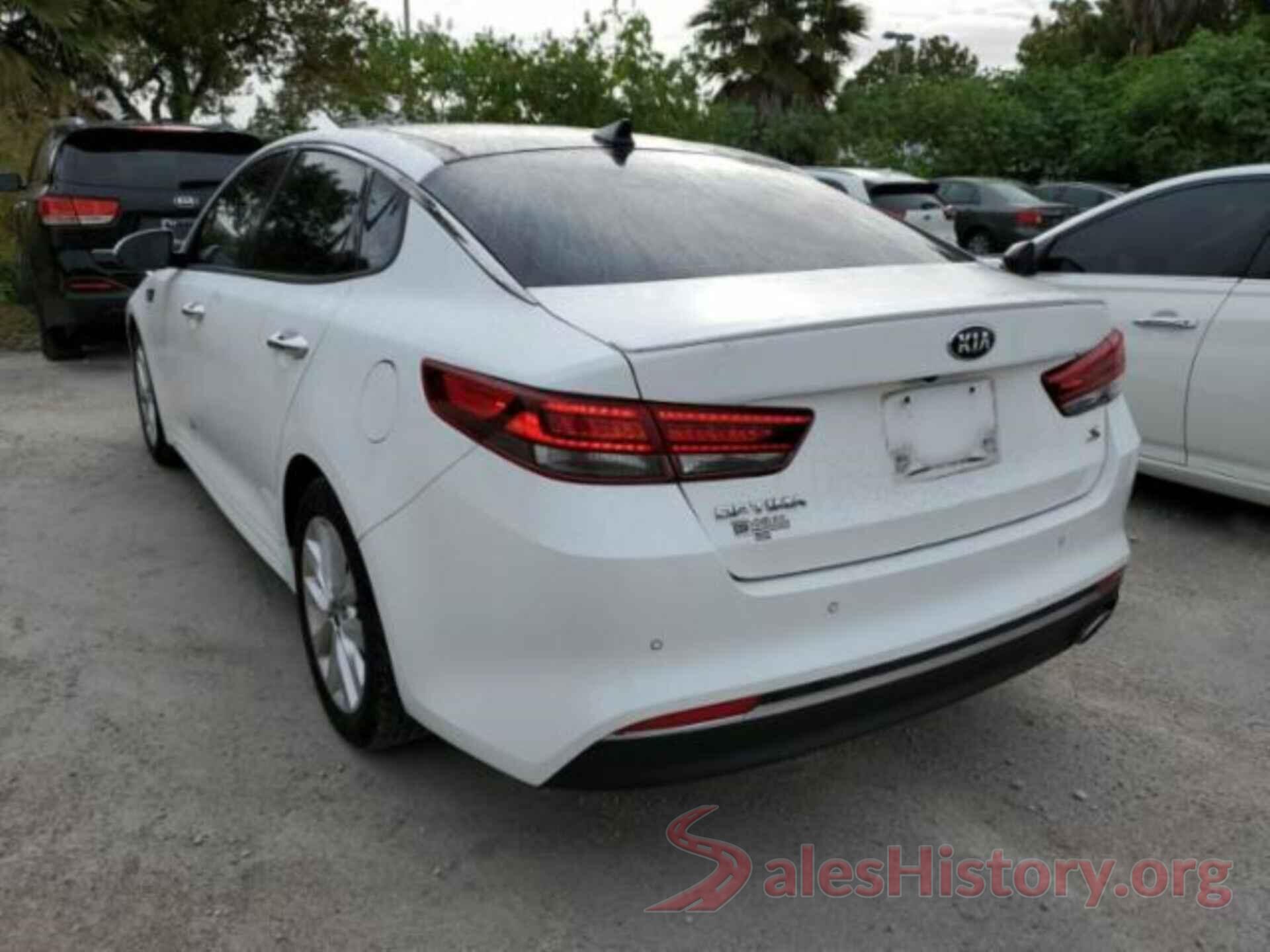 5XXGT4L31JG245960 2018 KIA OPTIMA