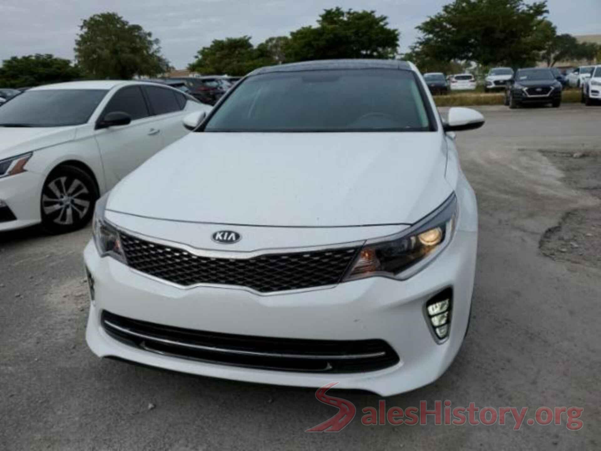 5XXGT4L31JG245960 2018 KIA OPTIMA