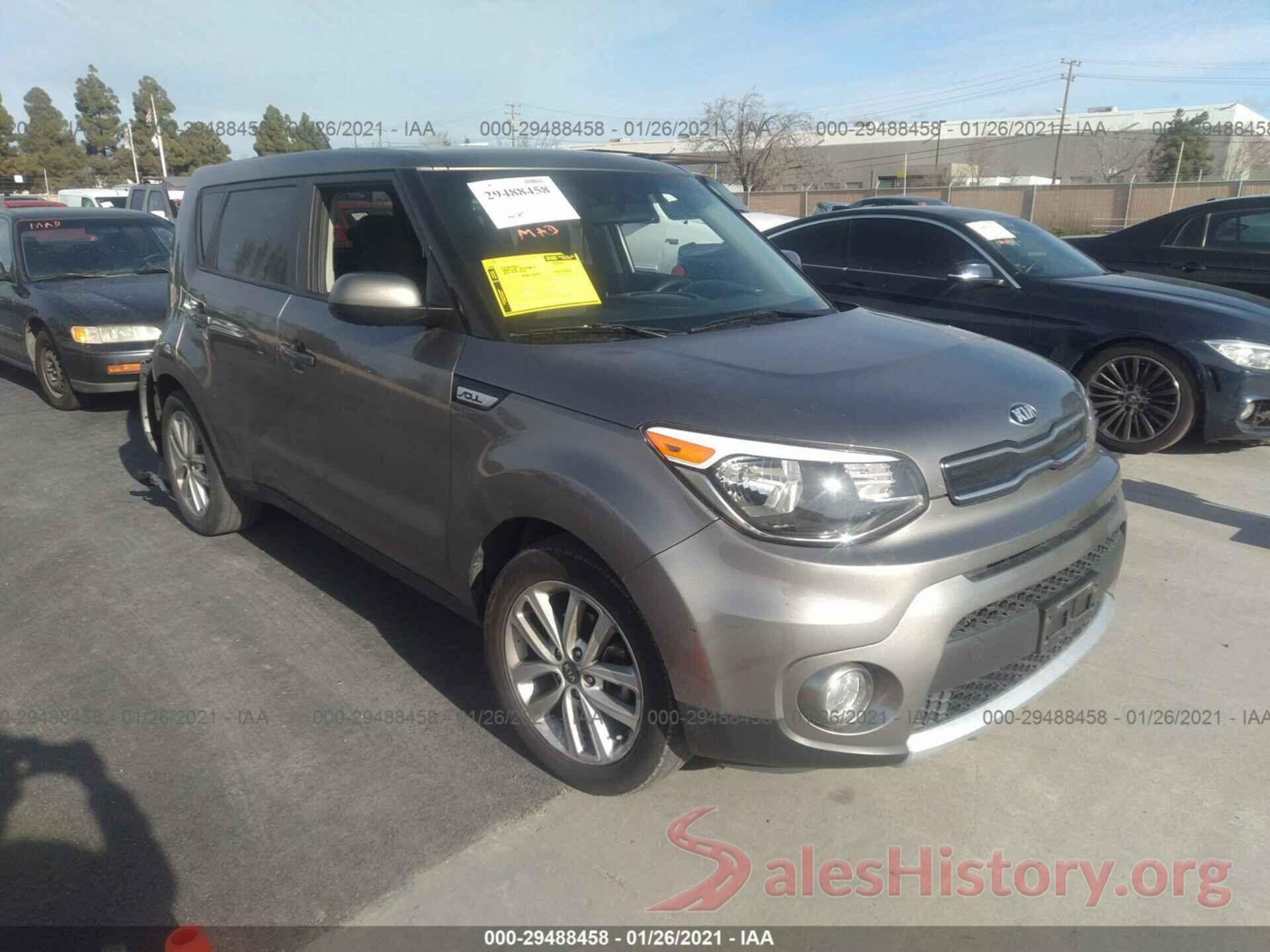 KNDJP3A58J7528874 2018 KIA SOUL