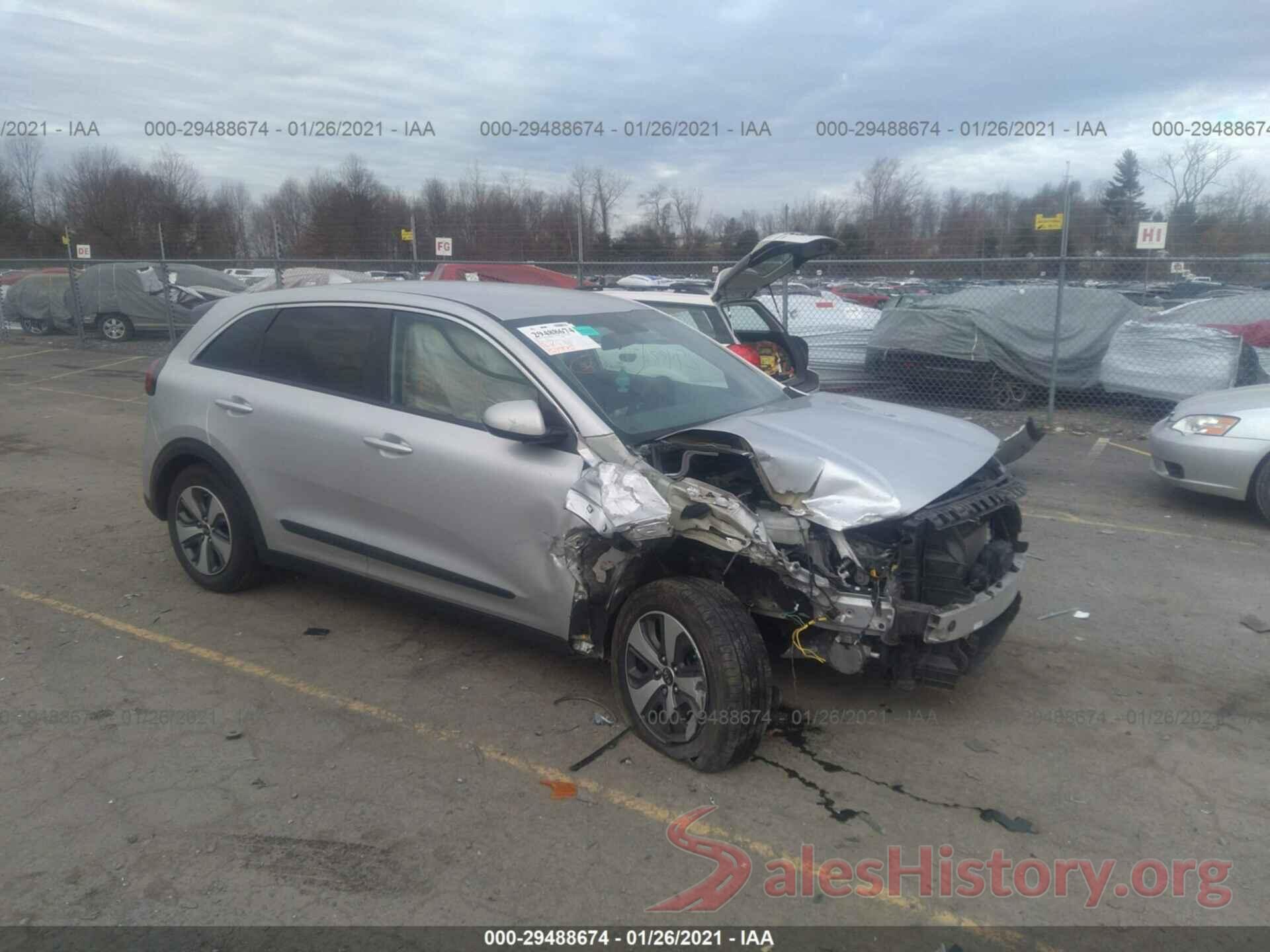 KNDCB3LC6H5065142 2017 KIA NIRO