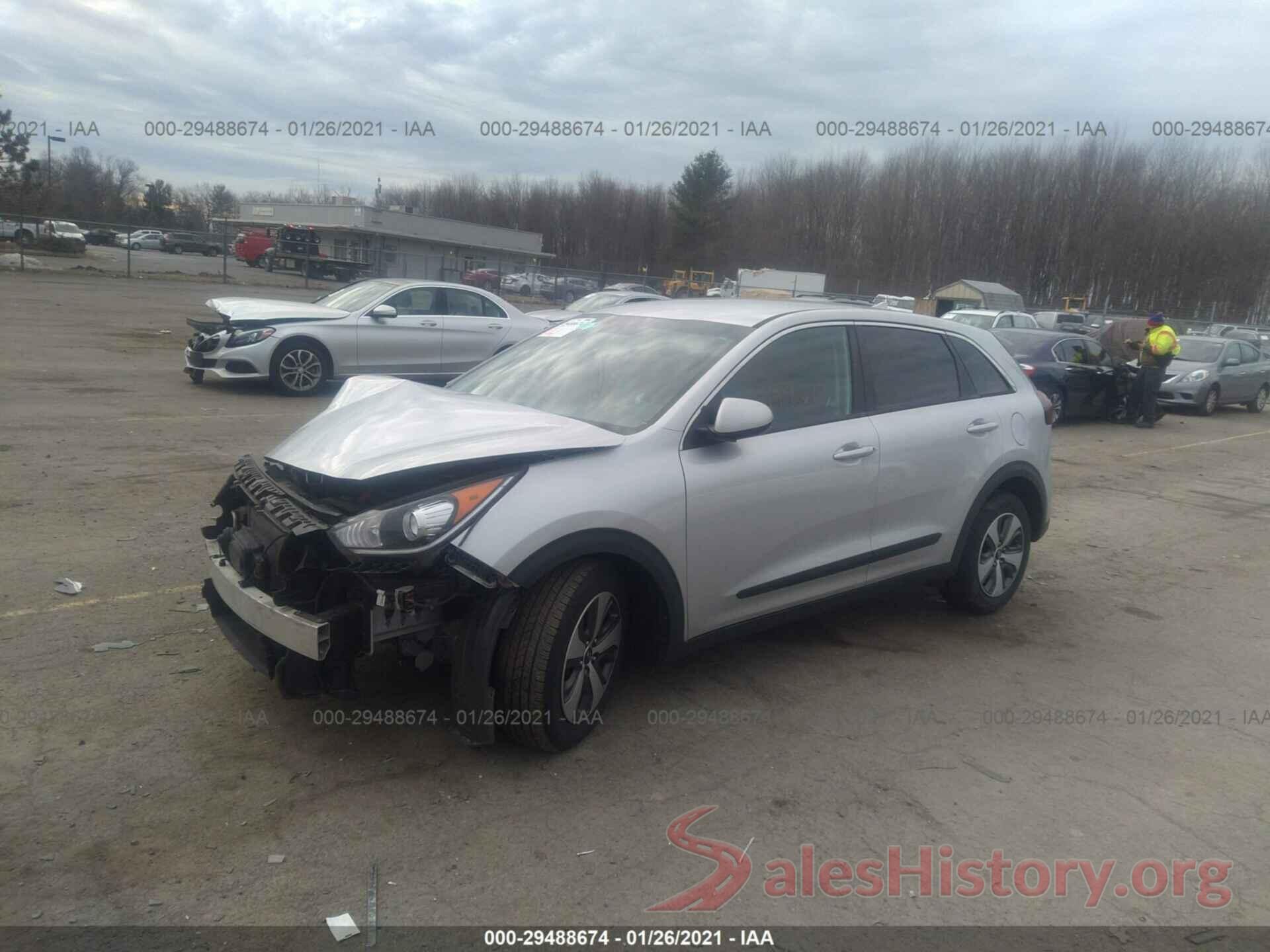 KNDCB3LC6H5065142 2017 KIA NIRO