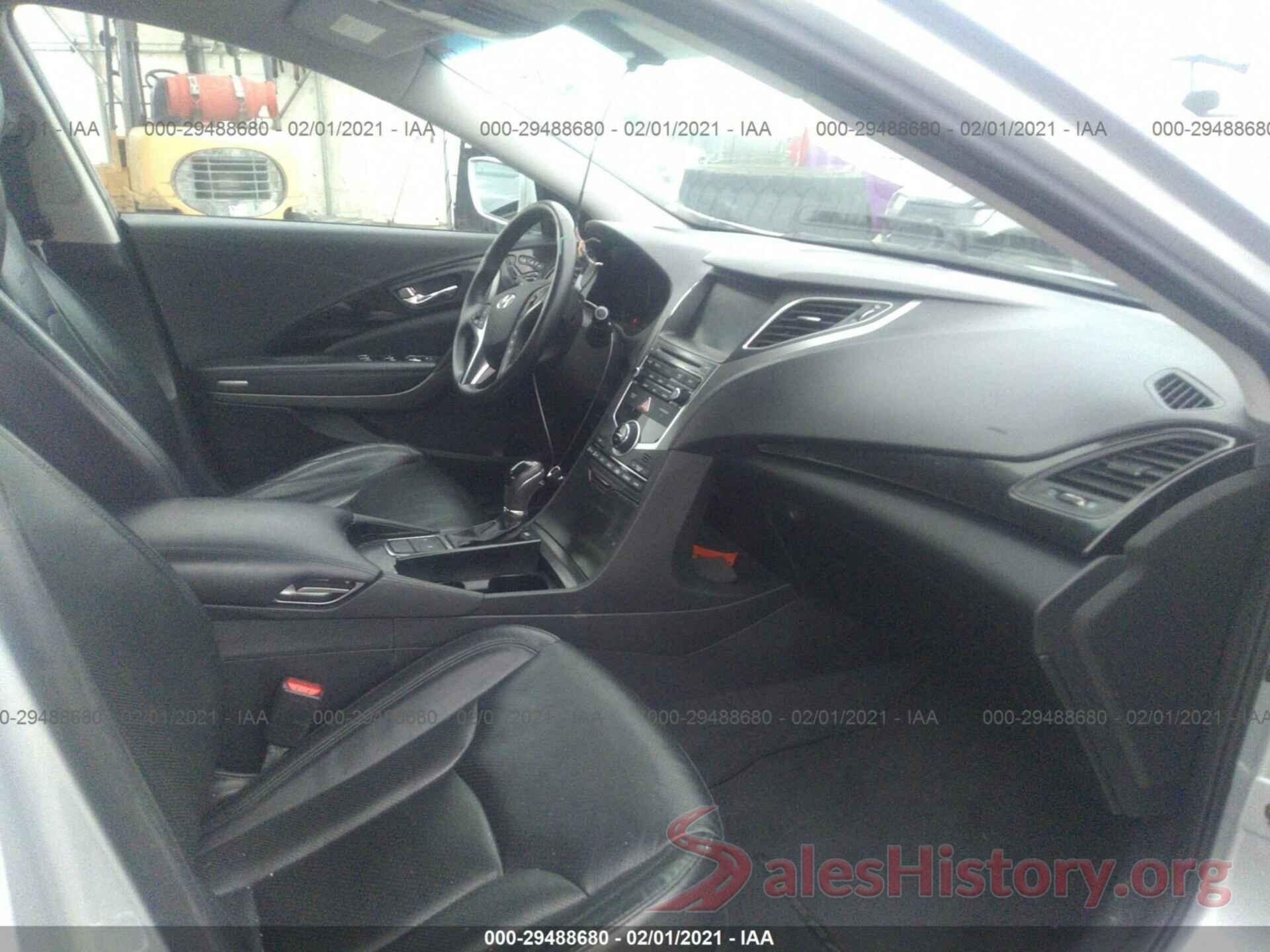 KMHFG4JG5HA587483 2017 HYUNDAI AZERA