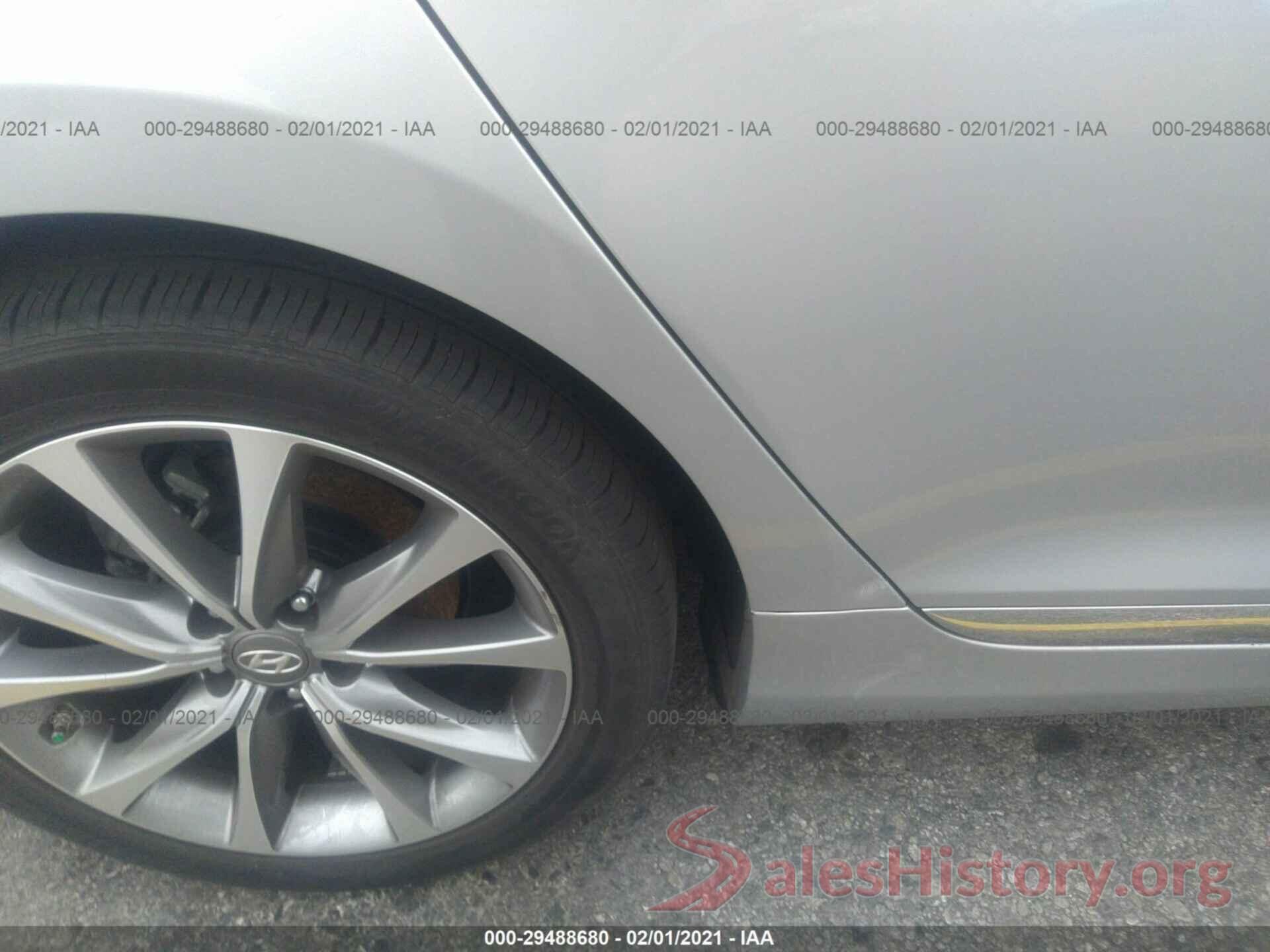 KMHFG4JG5HA587483 2017 HYUNDAI AZERA