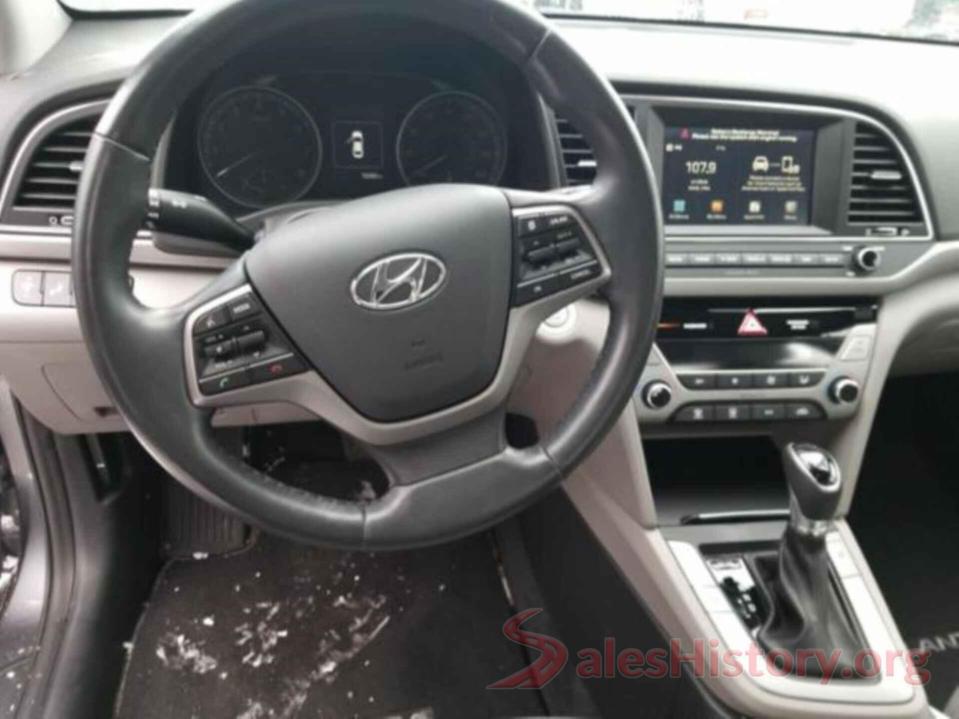 5NPD84LF2JH261300 2018 HYUNDAI ELANTRA