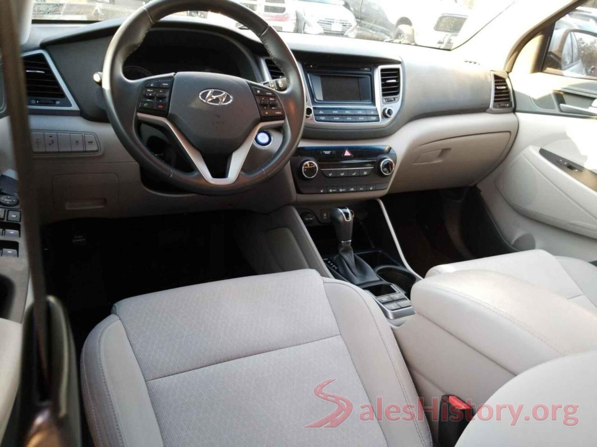 KM8J3CA22HU329411 2017 HYUNDAI TUCSON