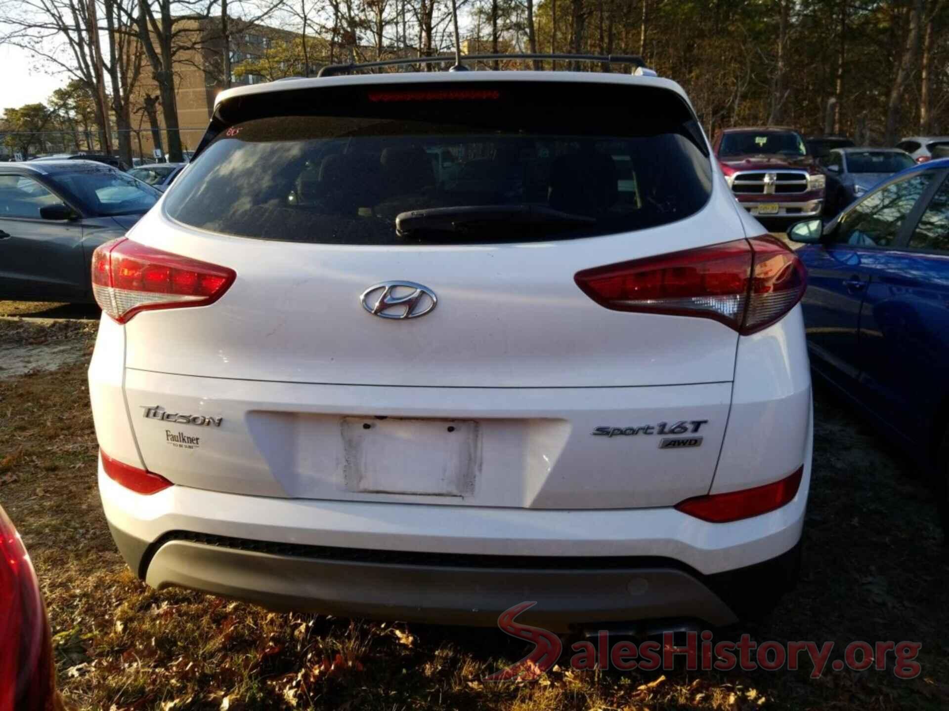 KM8J3CA22HU329411 2017 HYUNDAI TUCSON