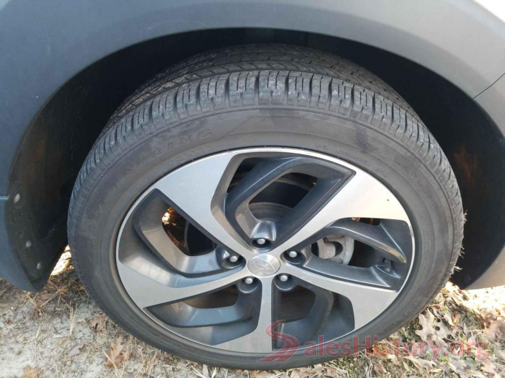 KM8J3CA22HU329411 2017 HYUNDAI TUCSON