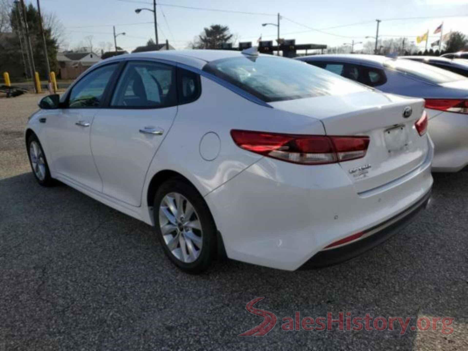 5XXGT4L35JG259960 2018 KIA OPTIMA