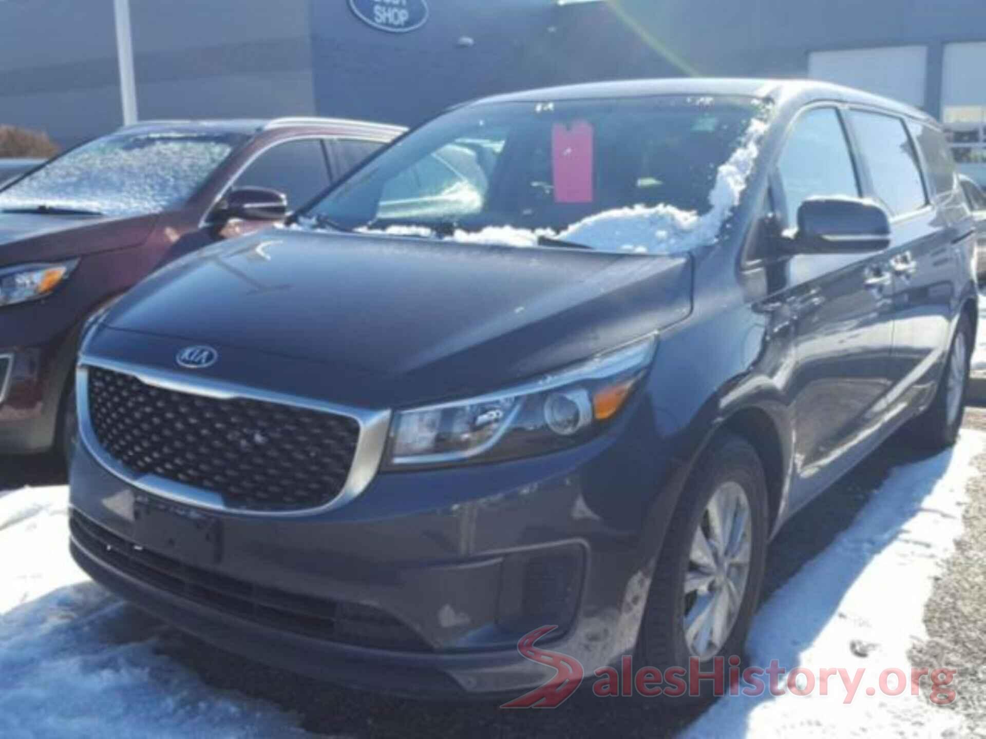 KNDMB5C15H6293786 2017 KIA SEDONA