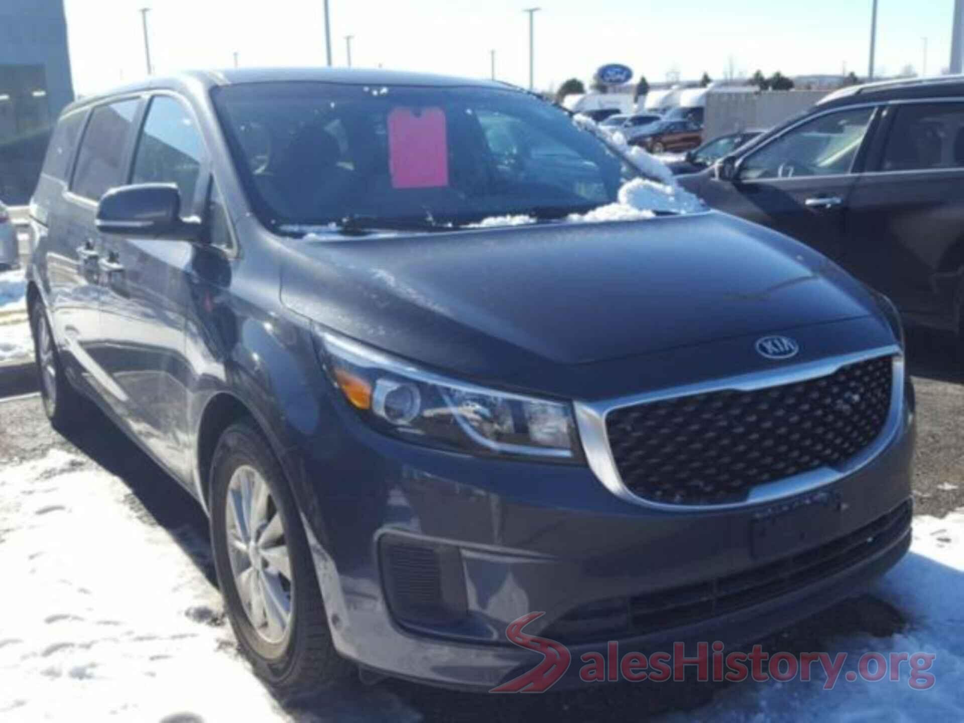 KNDMB5C15H6293786 2017 KIA SEDONA