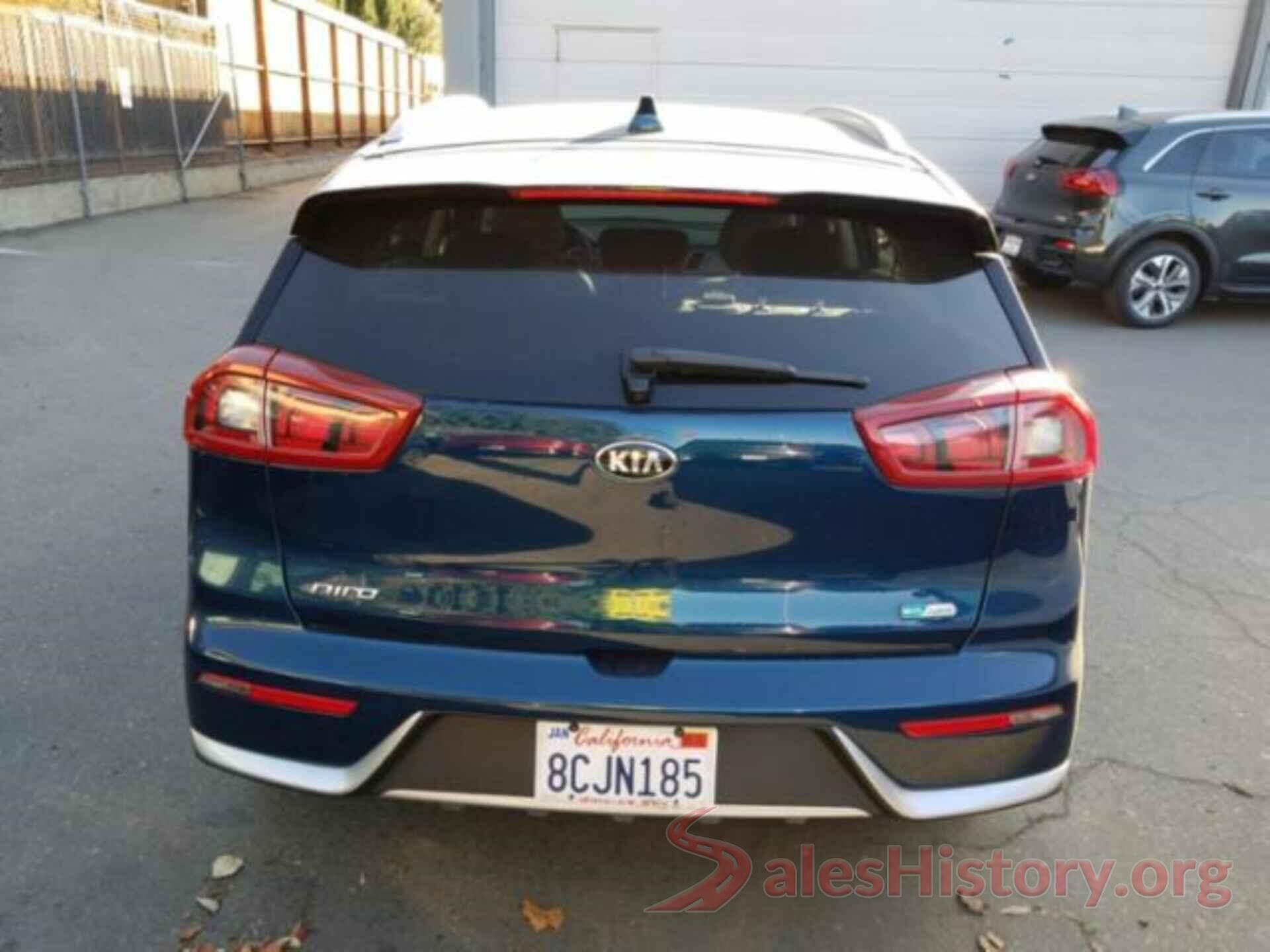 KNDCB3LC7J5126889 2018 KIA NIRO