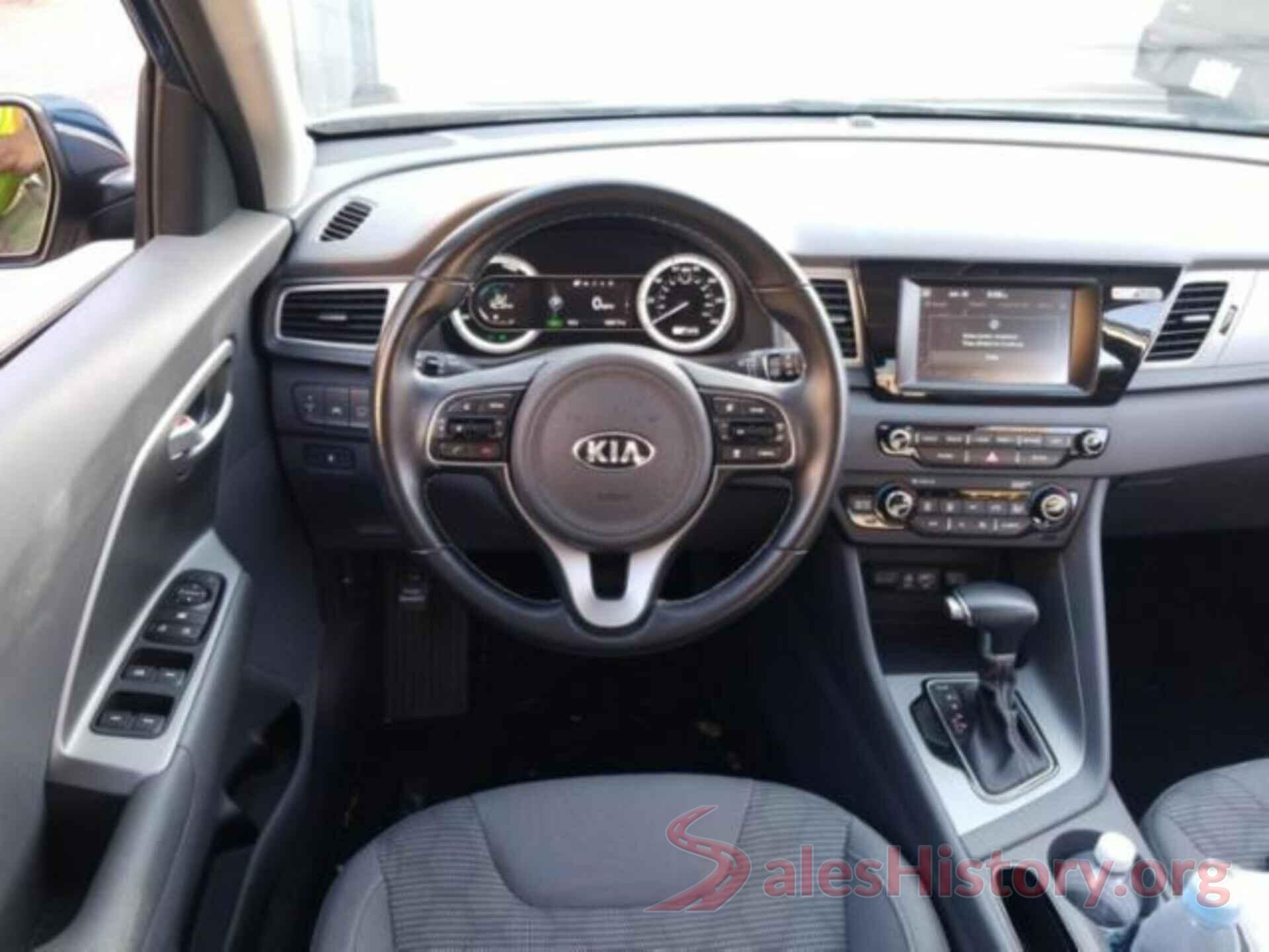 KNDCB3LC7J5126889 2018 KIA NIRO