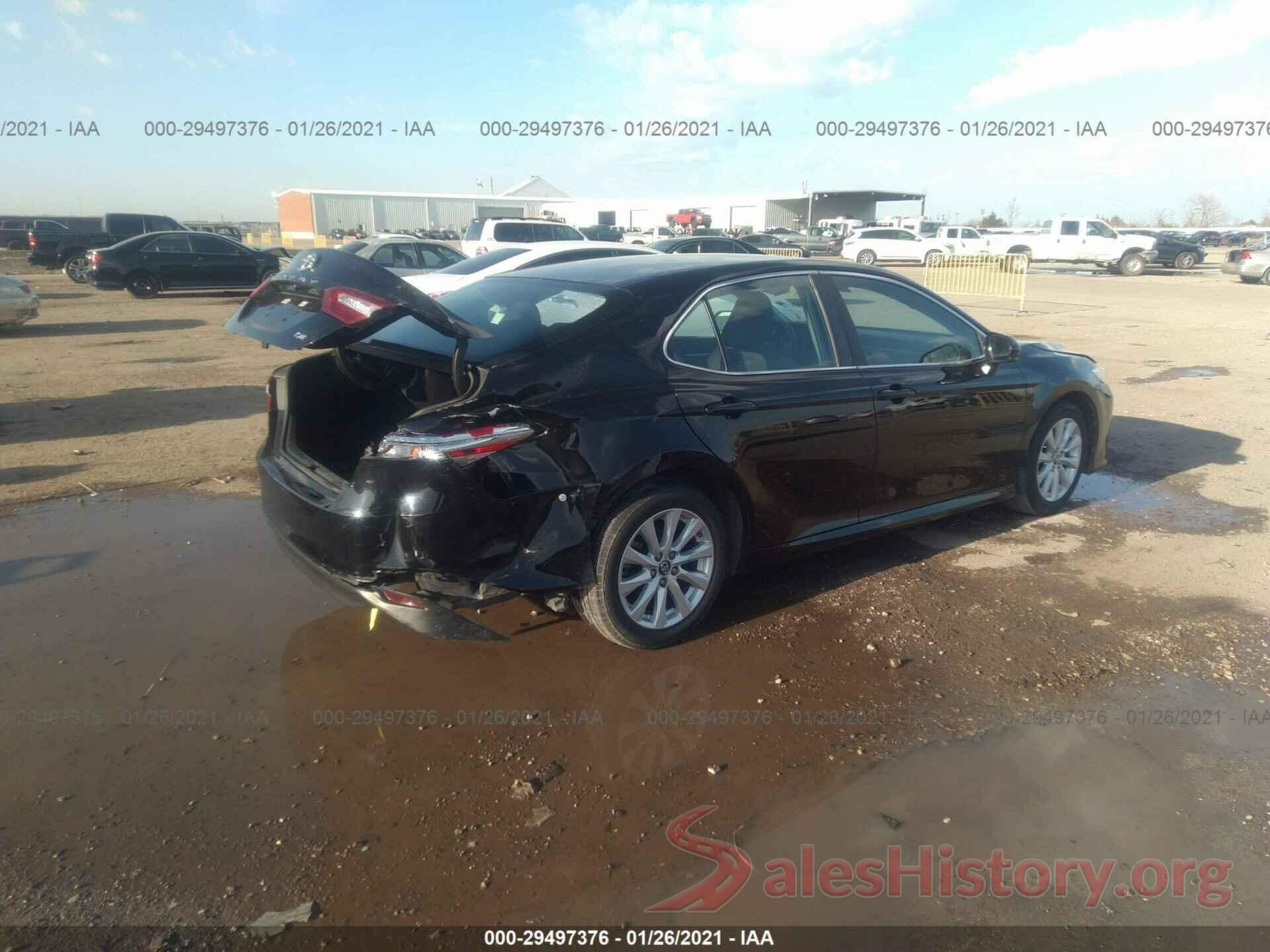 4T1B11HK8JU562767 2018 TOYOTA CAMRY