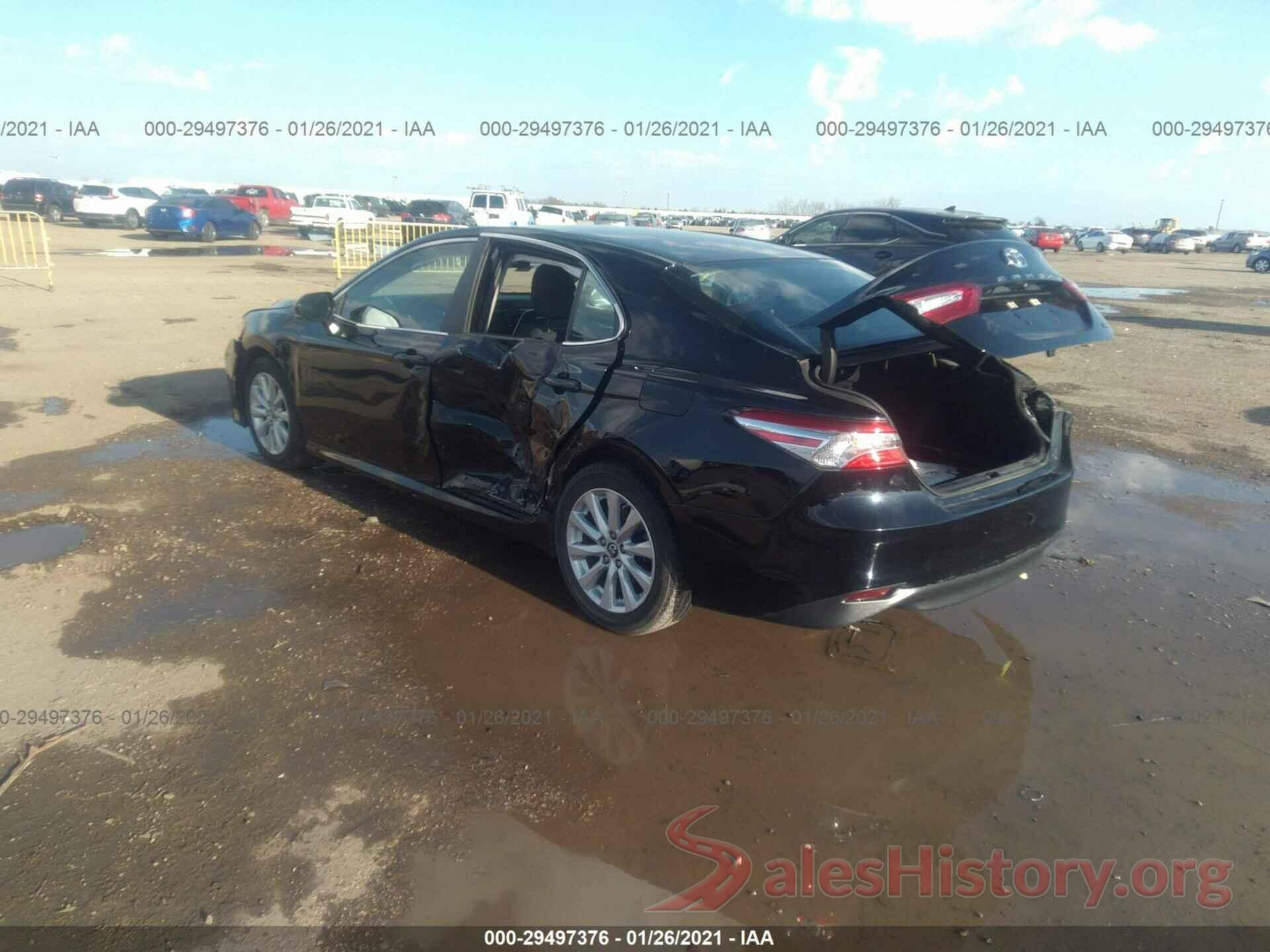 4T1B11HK8JU562767 2018 TOYOTA CAMRY