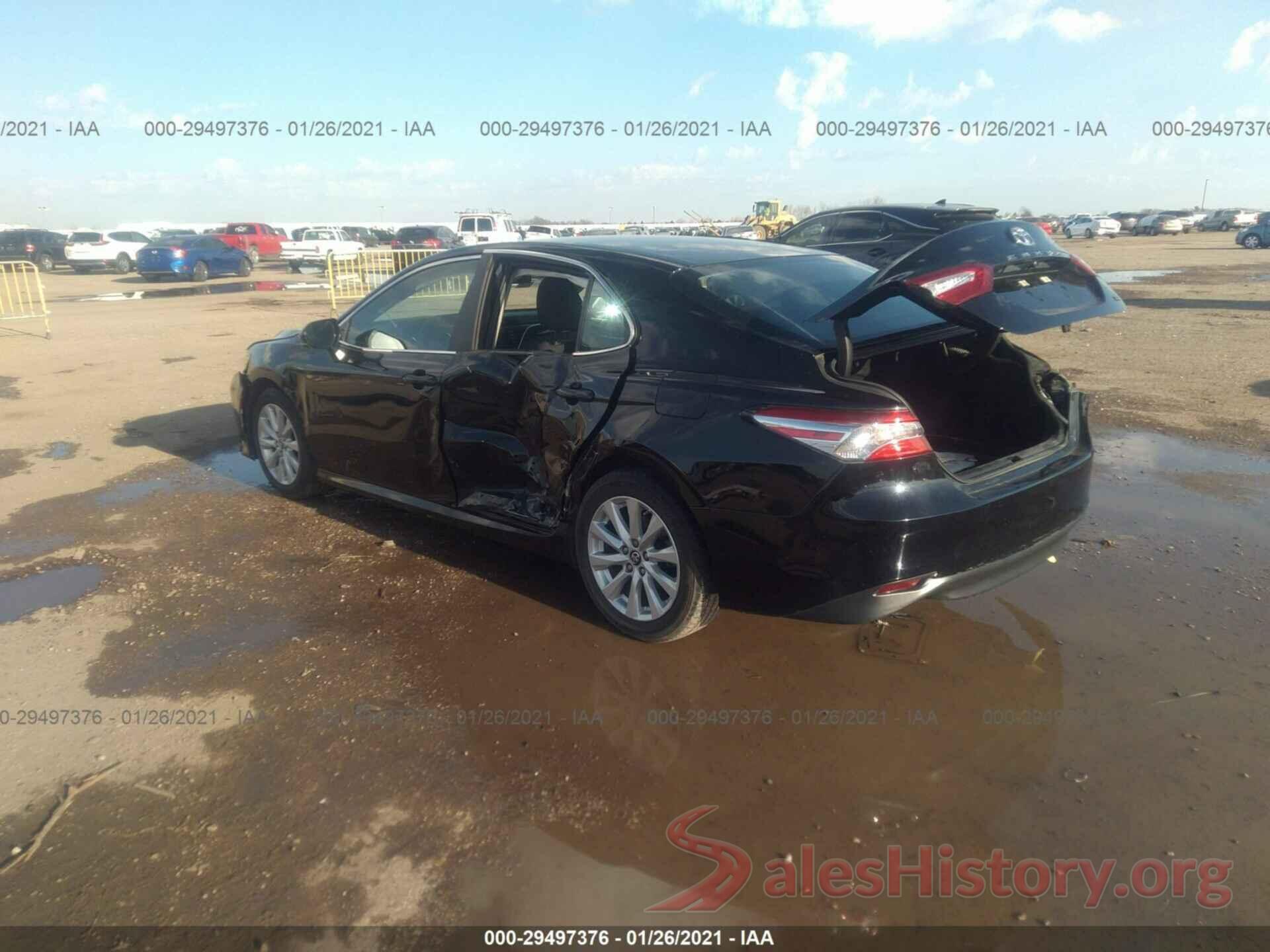 4T1B11HK8JU562767 2018 TOYOTA CAMRY