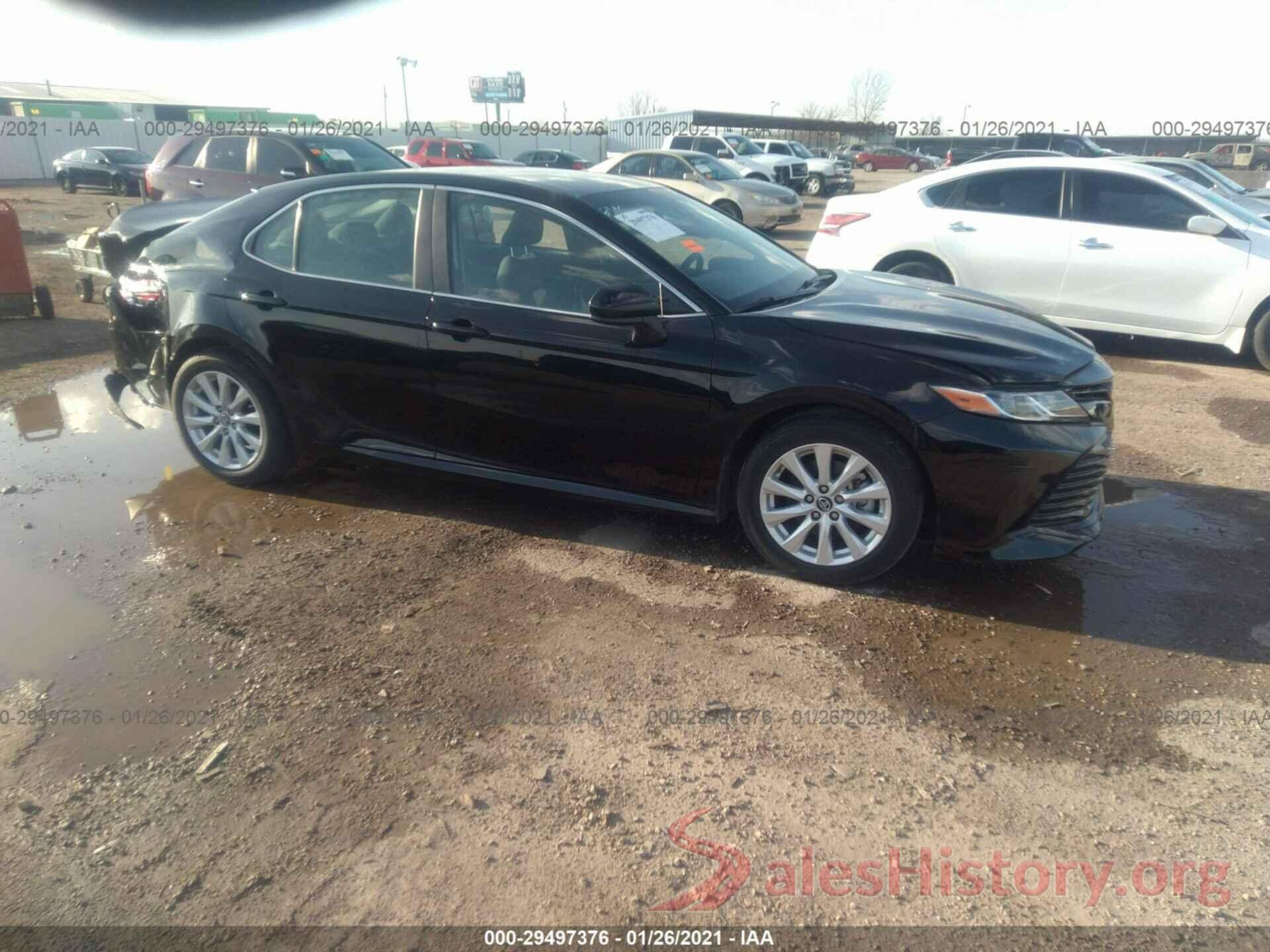 4T1B11HK8JU562767 2018 TOYOTA CAMRY