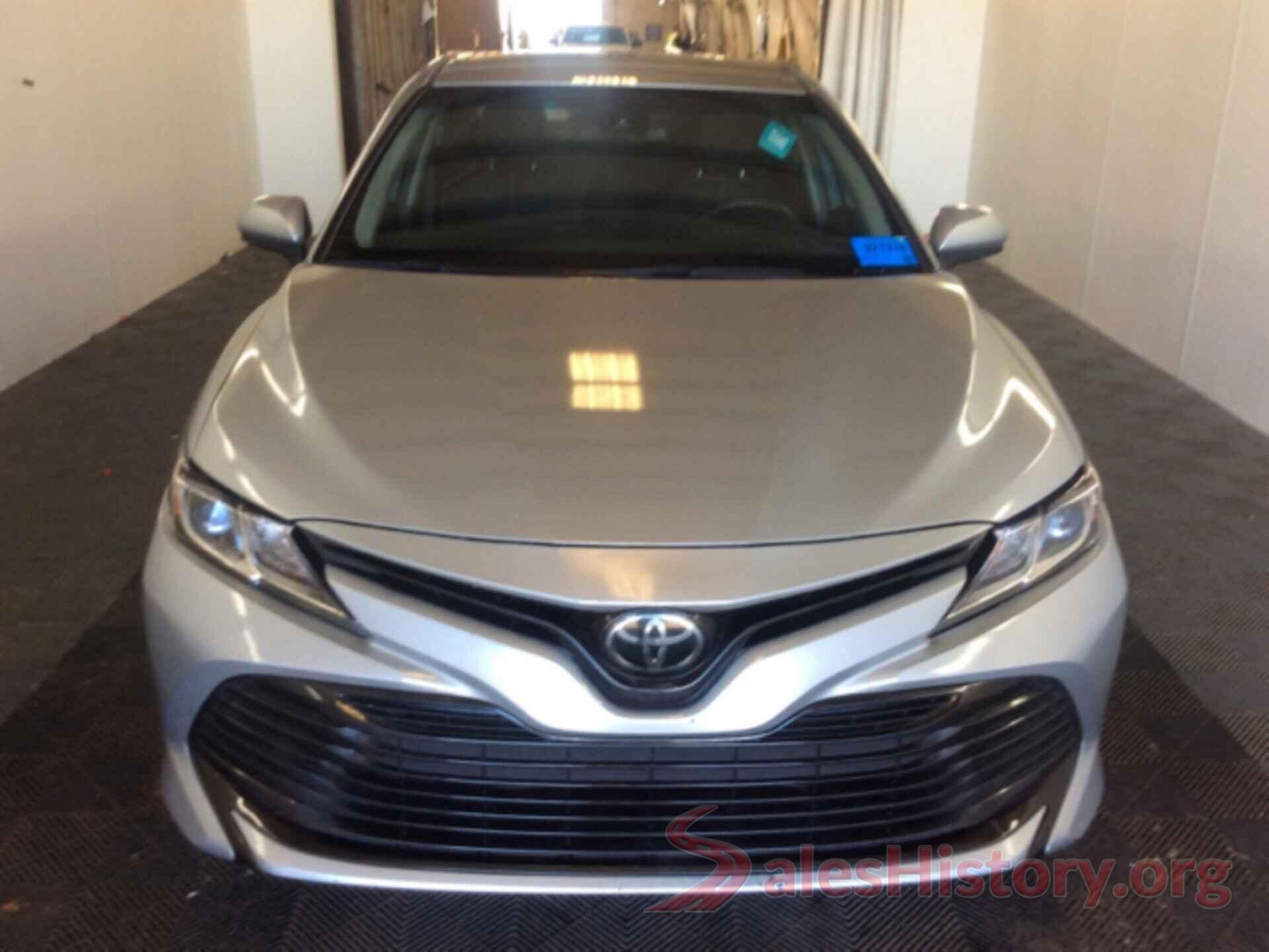 4T1B11HK7JU057917 2018 TOYOTA CAMRY