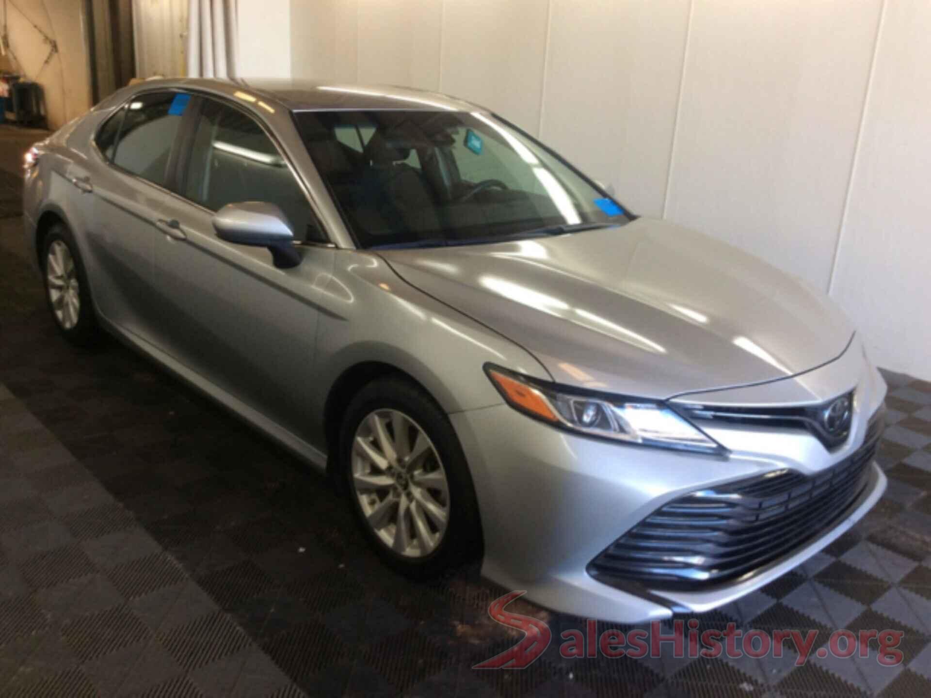 4T1B11HK7JU057917 2018 TOYOTA CAMRY