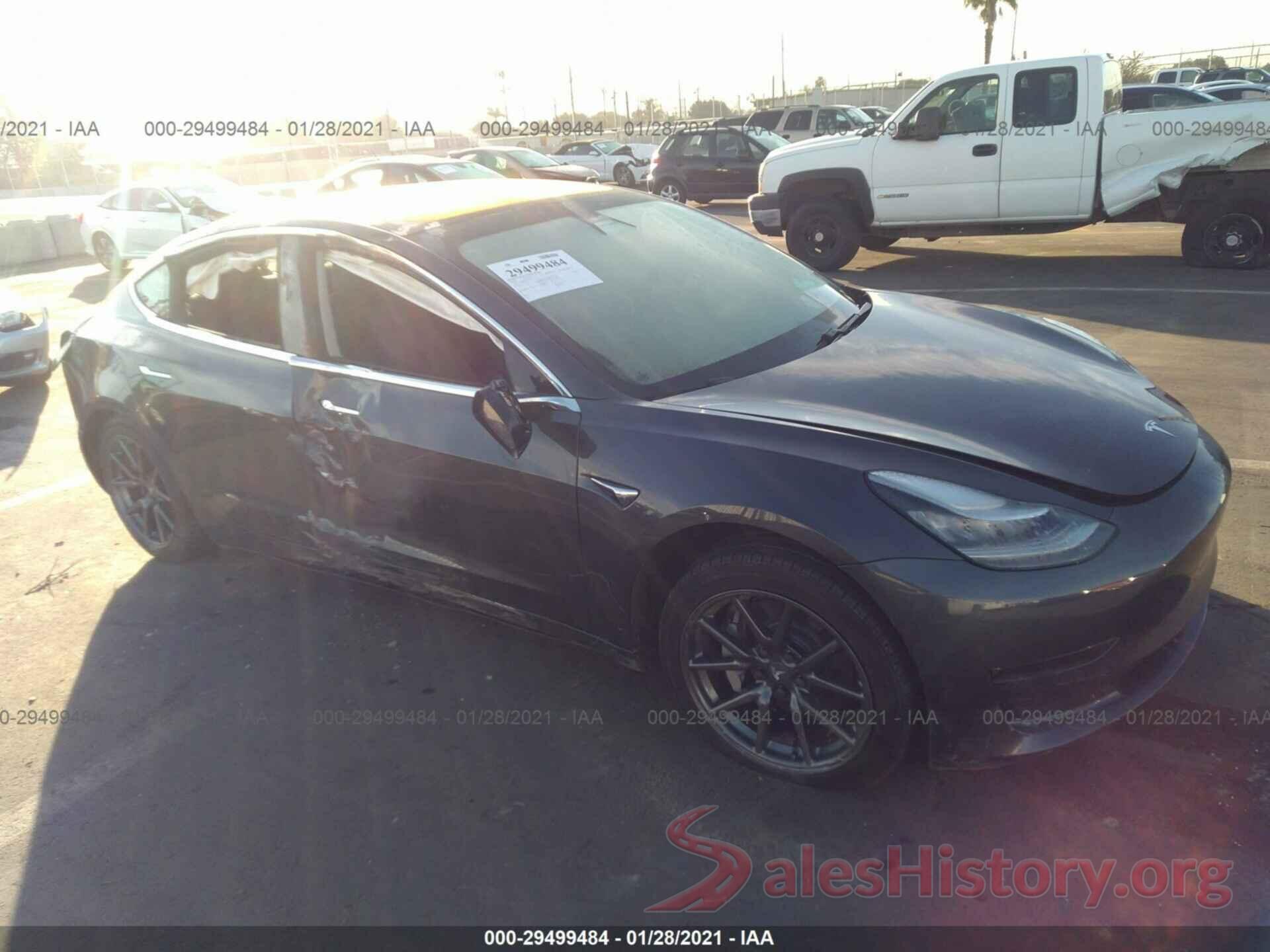 5YJ3E1EA7JF077621 2018 TESLA MODEL 3