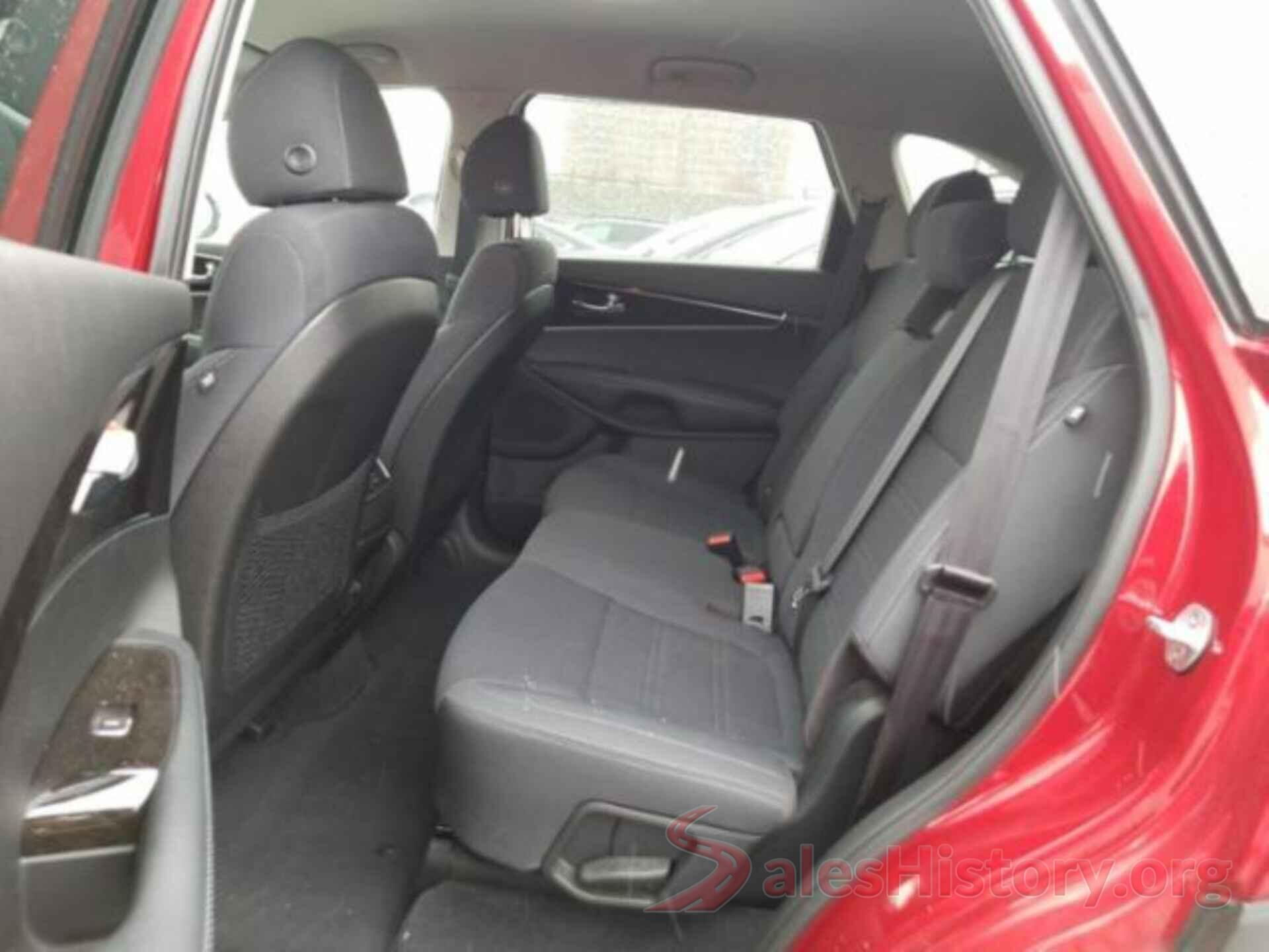 5XYPGDA35JG413764 2018 KIA SORENTO