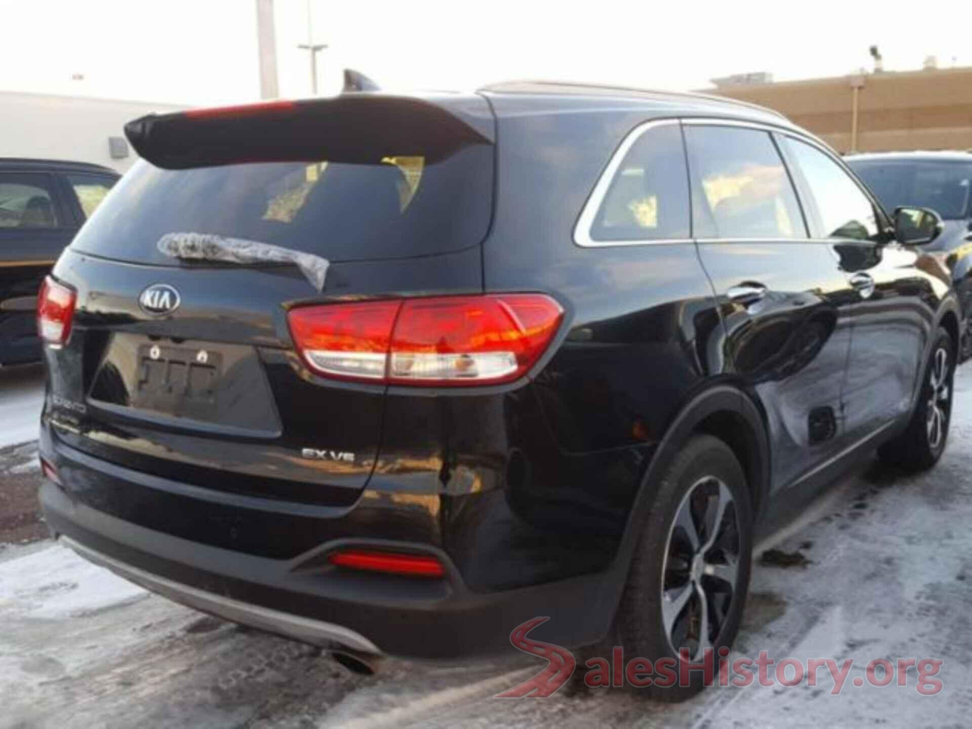 5XYPHDA51JG400640 2018 KIA SORENTO