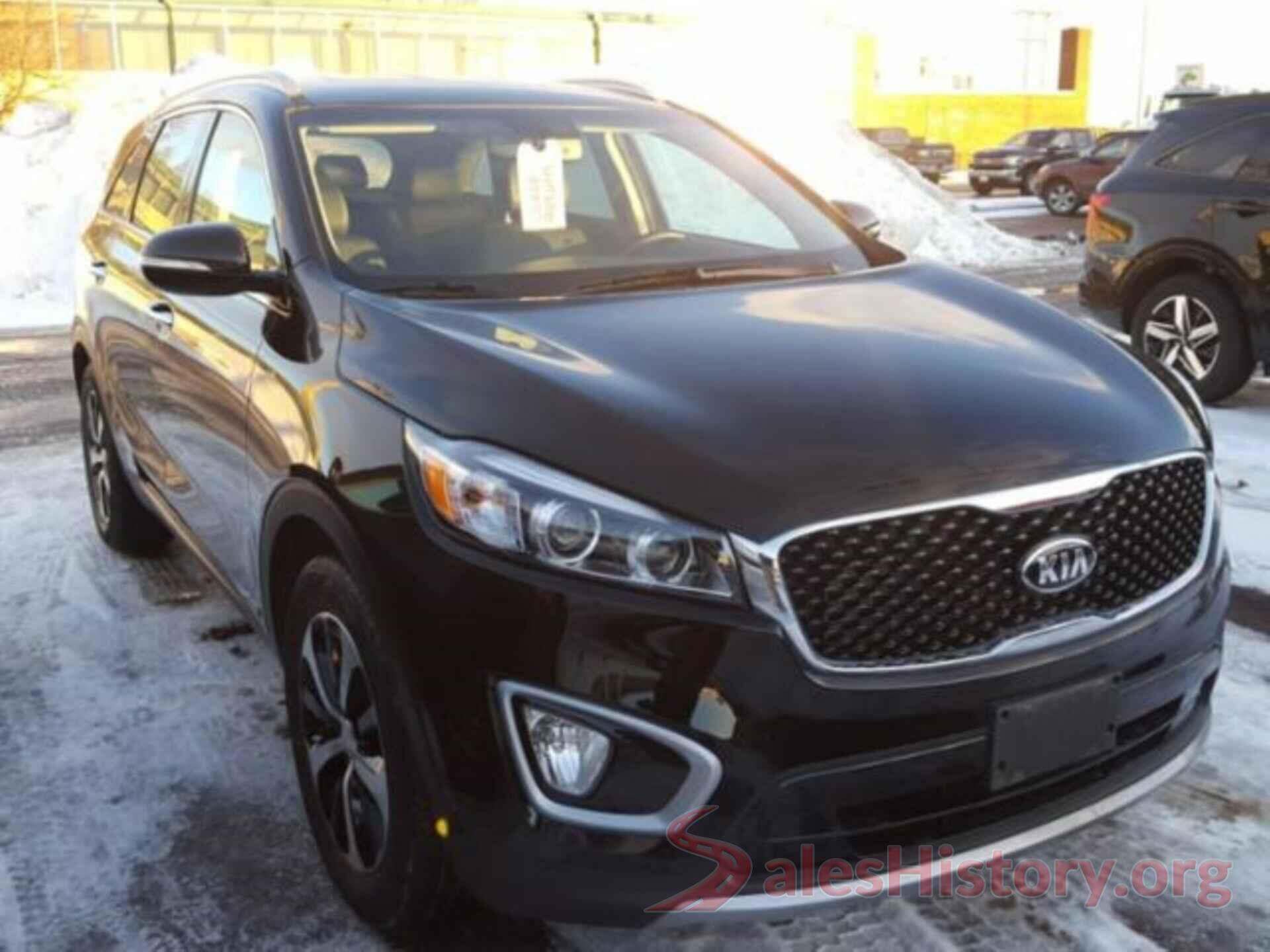 5XYPHDA51JG400640 2018 KIA SORENTO