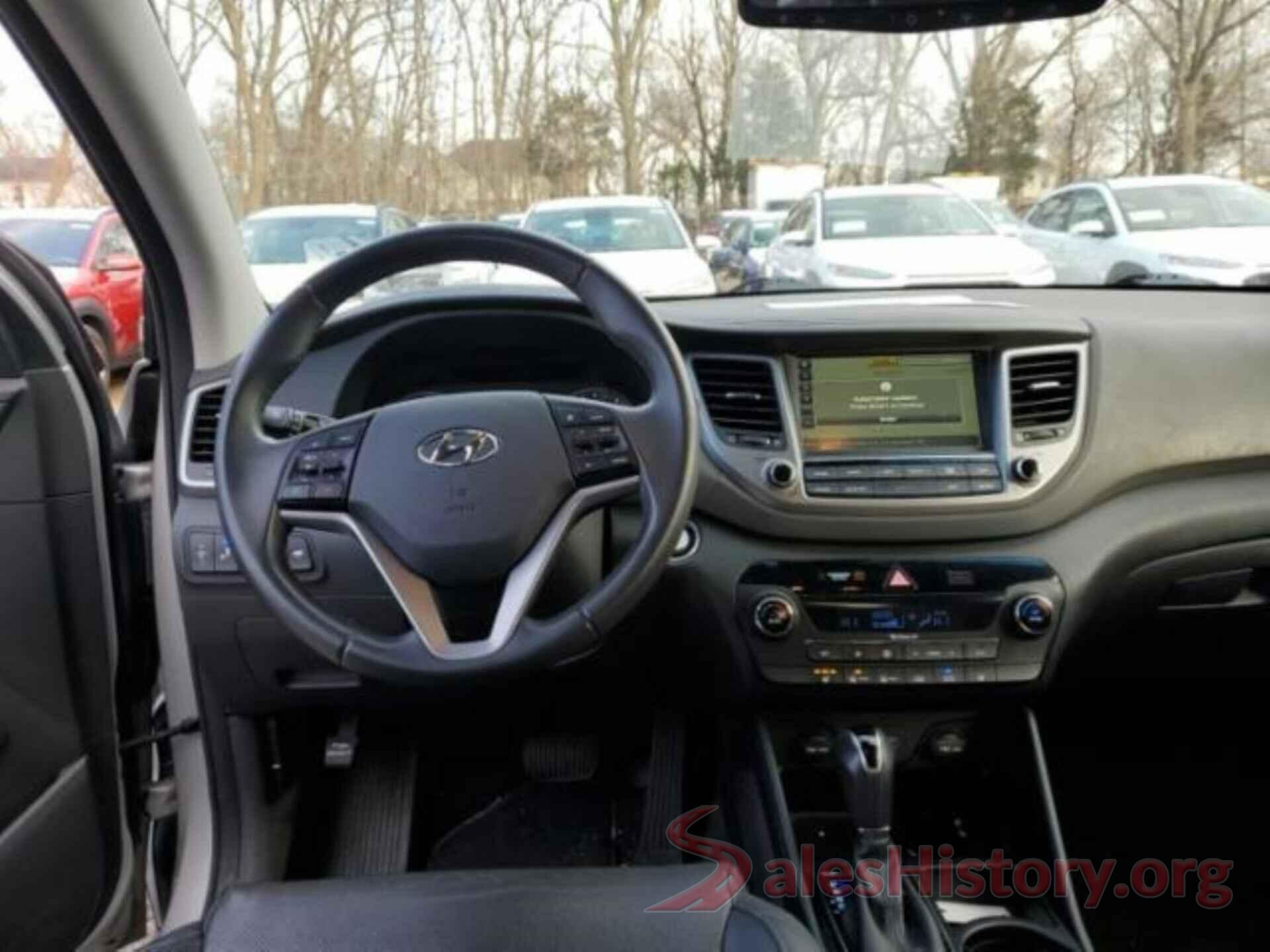 KM8J3CA29HU325596 2017 HYUNDAI TUCSON