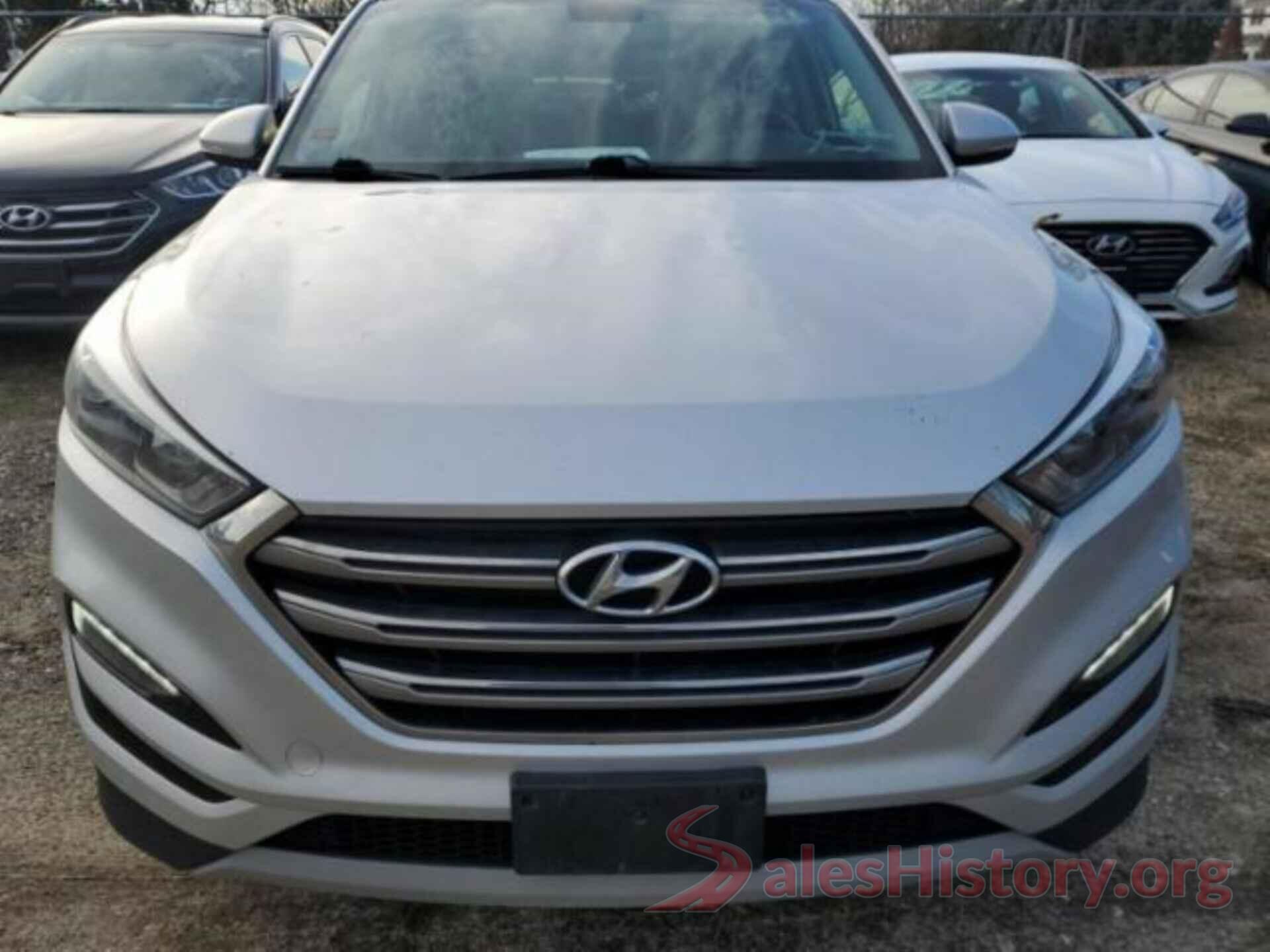 KM8J3CA29HU325596 2017 HYUNDAI TUCSON