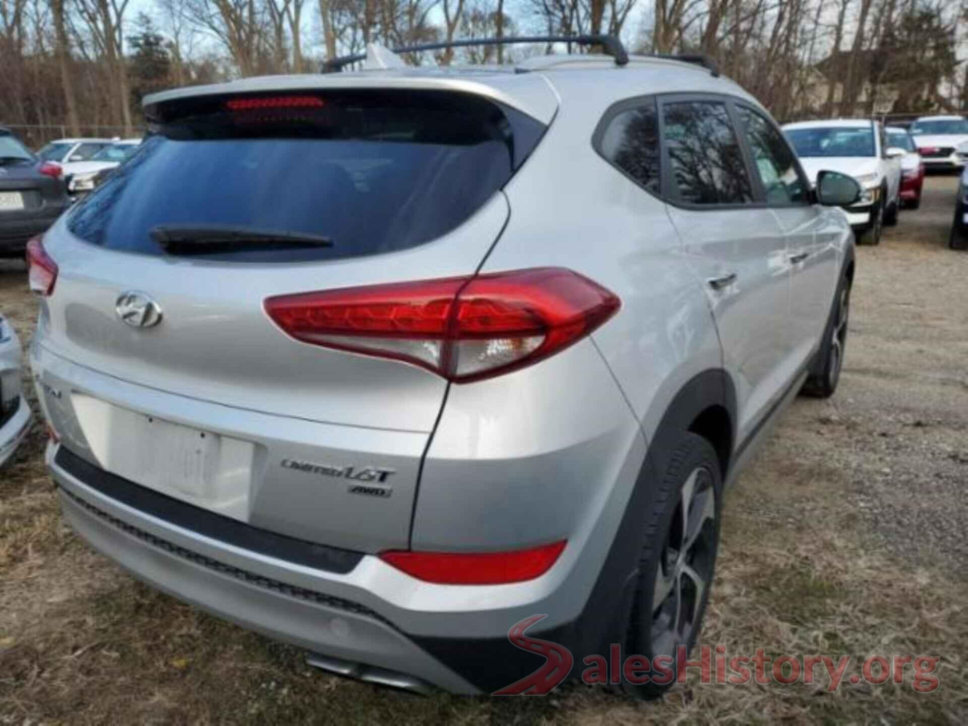 KM8J3CA29HU325596 2017 HYUNDAI TUCSON