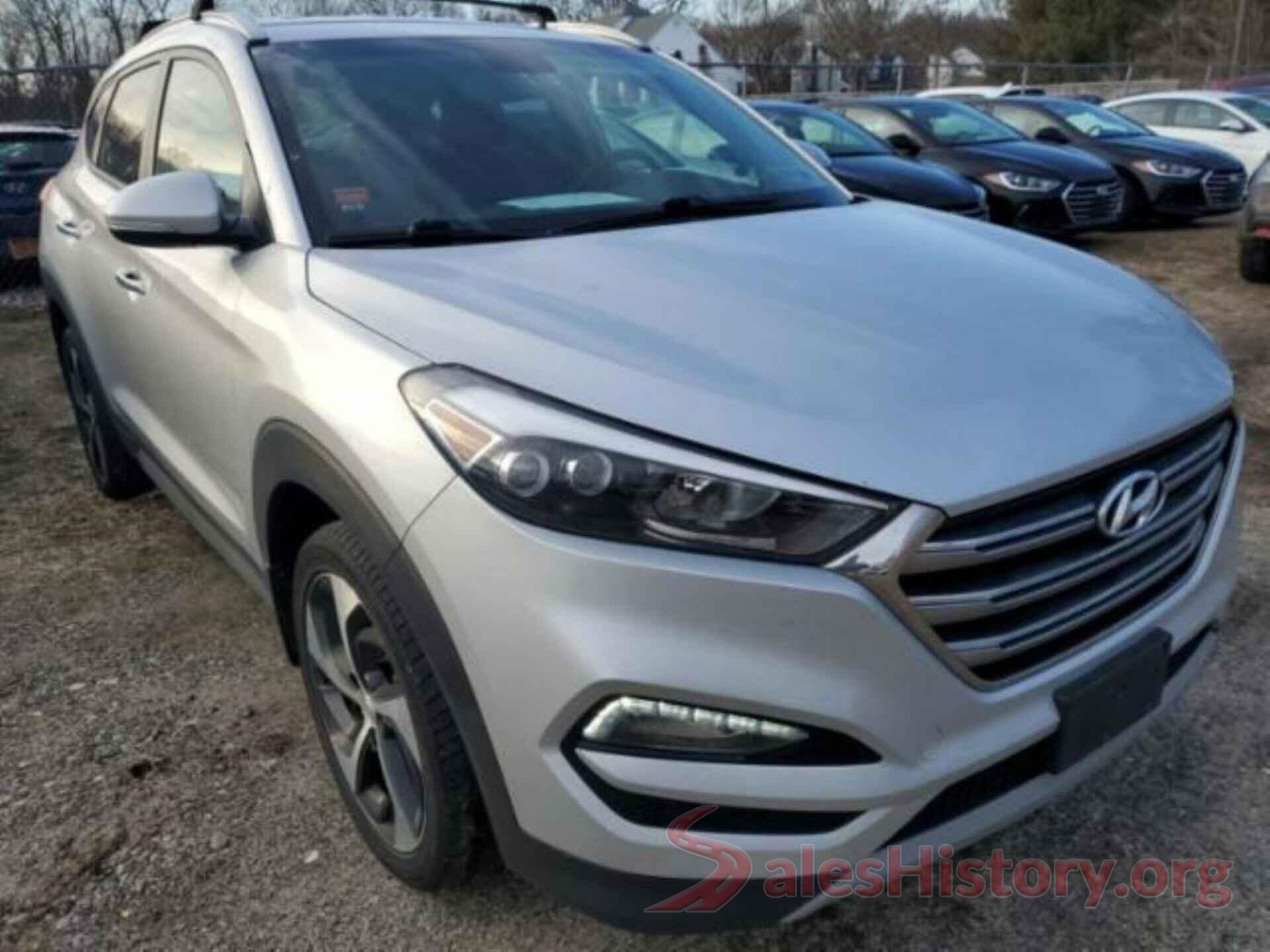 KM8J3CA29HU325596 2017 HYUNDAI TUCSON