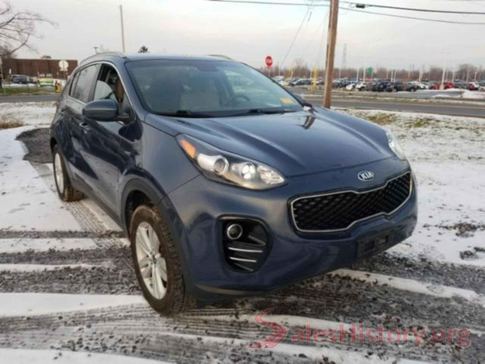 KNDPMCAC8J7443924 2018 KIA SPORTAGE