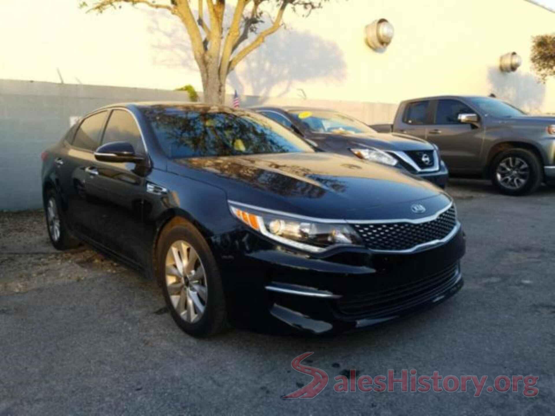 5XXGU4L30JG204782 2018 KIA OPTIMA