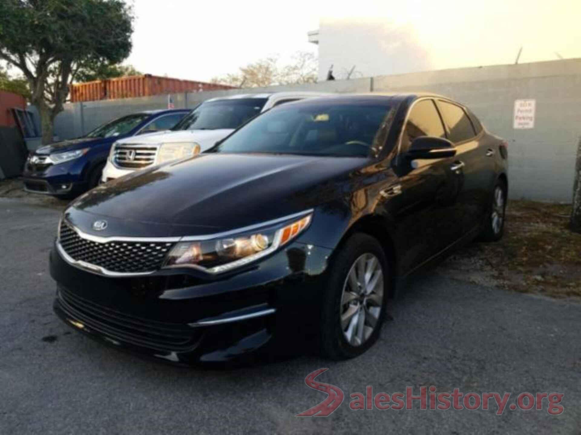 5XXGU4L30JG204782 2018 KIA OPTIMA