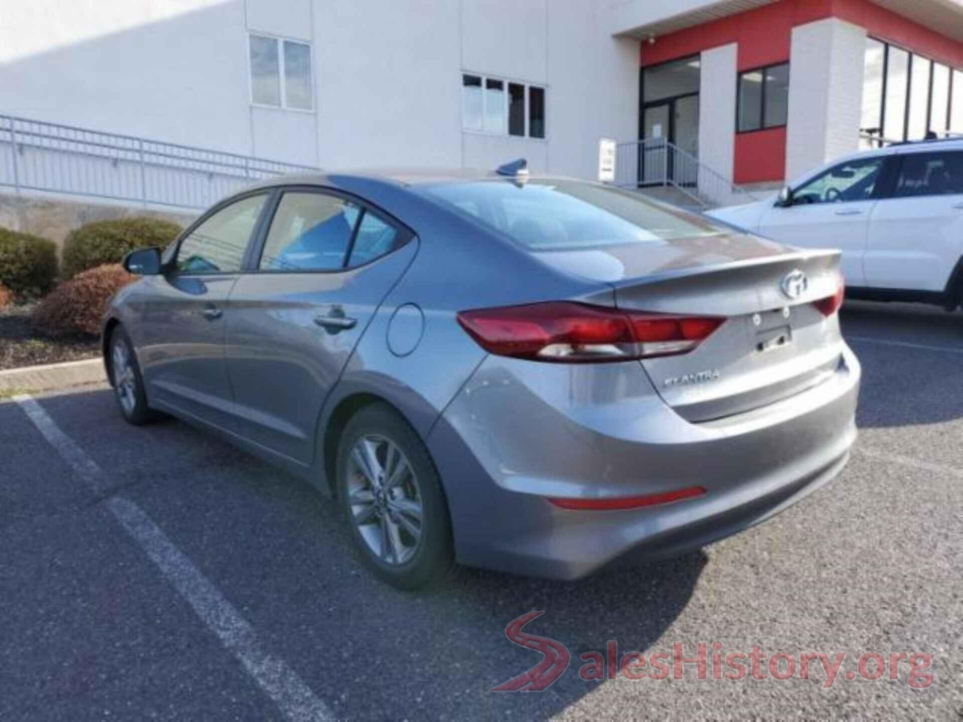 5NPD84LF9JH255008 2018 HYUNDAI ELANTRA