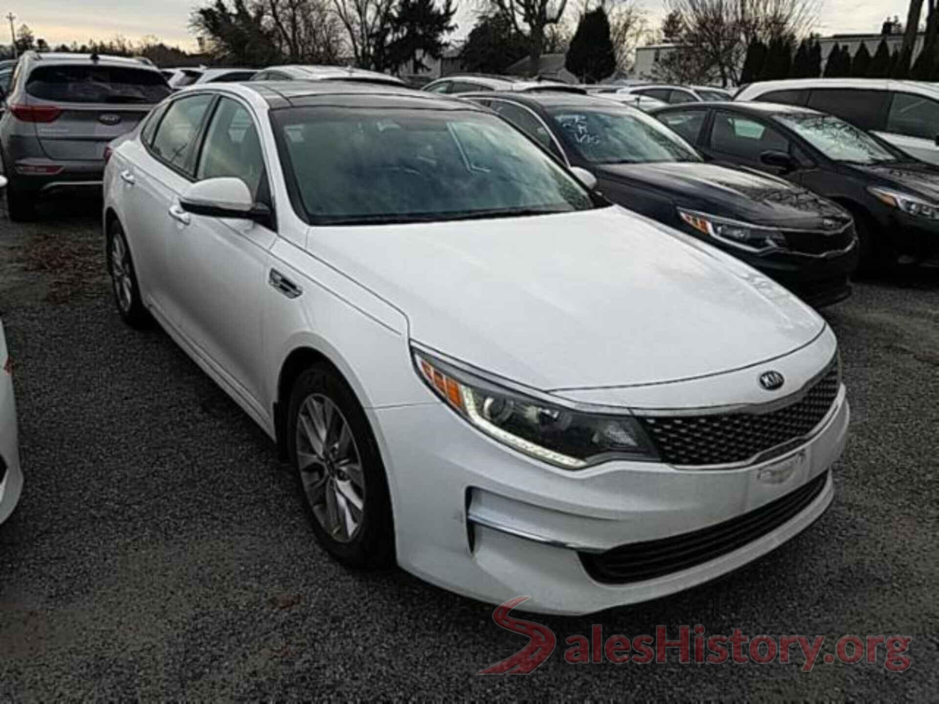 5XXGU4L32JG200703 2018 KIA OPTIMA