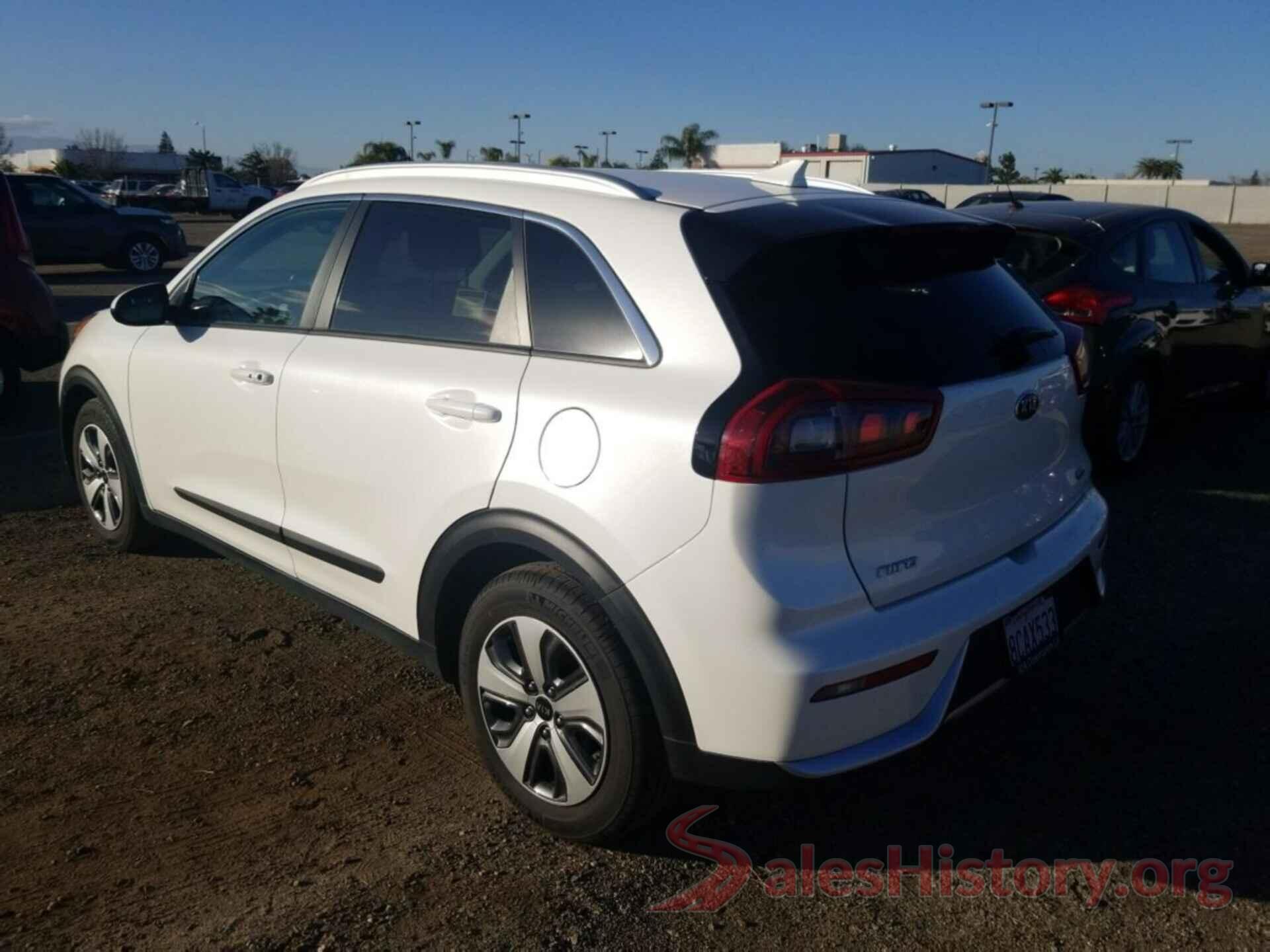 KNDCB3LC0J5156770 2018 KIA NIRO