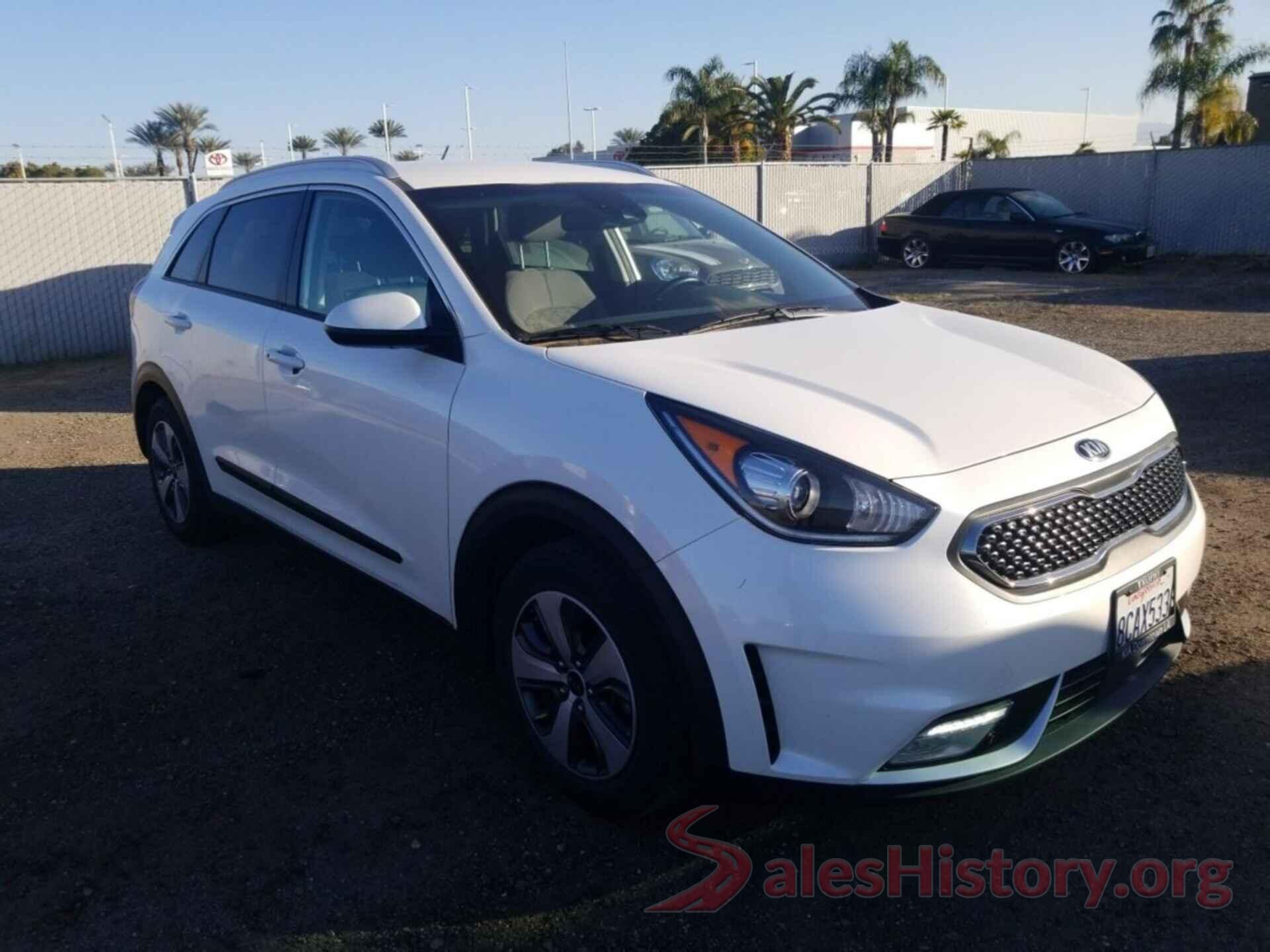 KNDCB3LC0J5156770 2018 KIA NIRO