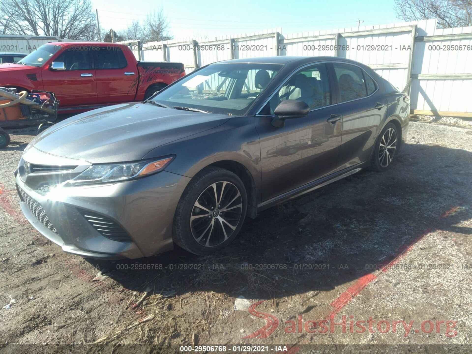 4T1B11HKXJU157557 2018 TOYOTA CAMRY