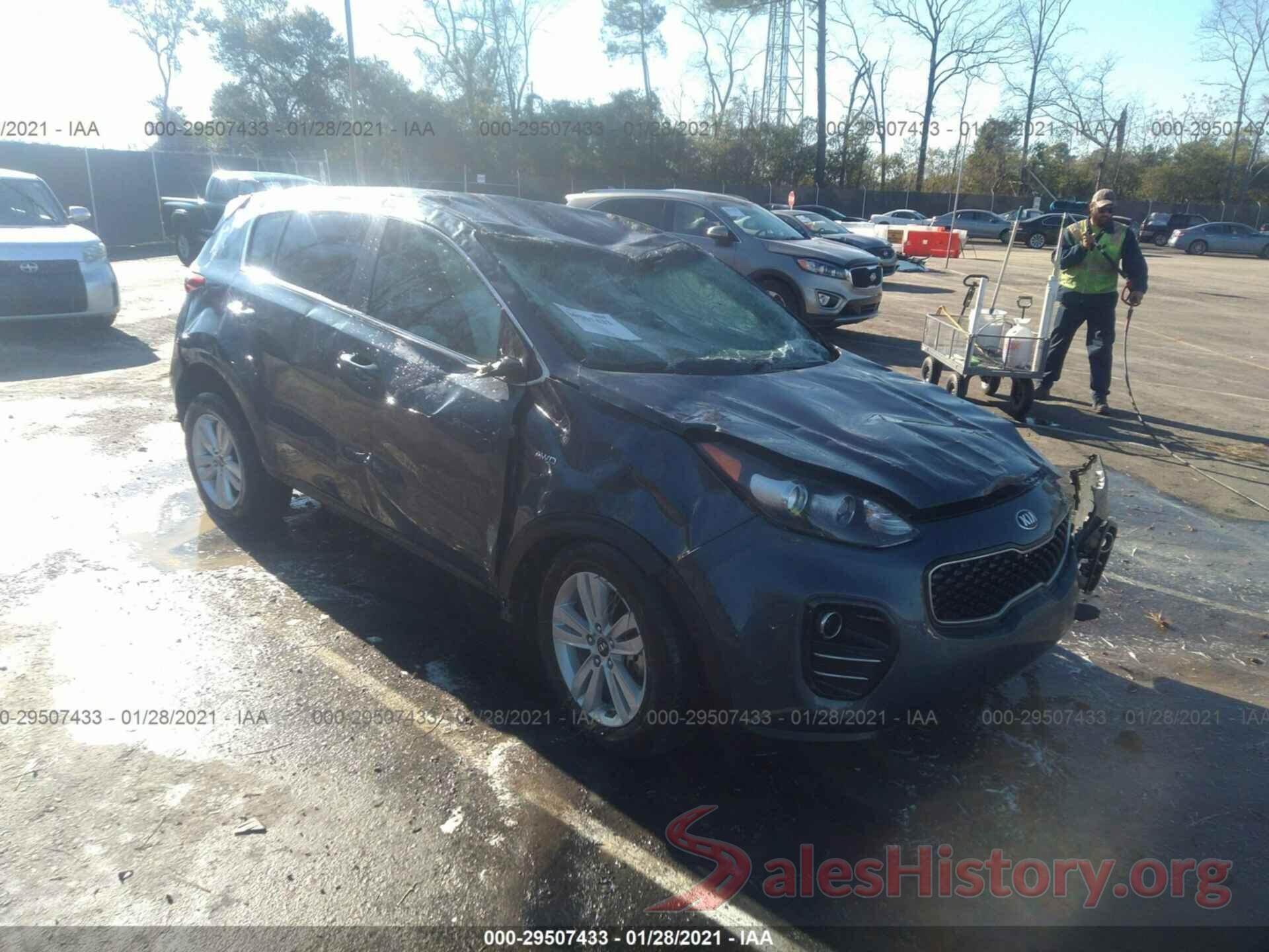 KNDPMCAC7J7395865 2018 KIA SPORTAGE