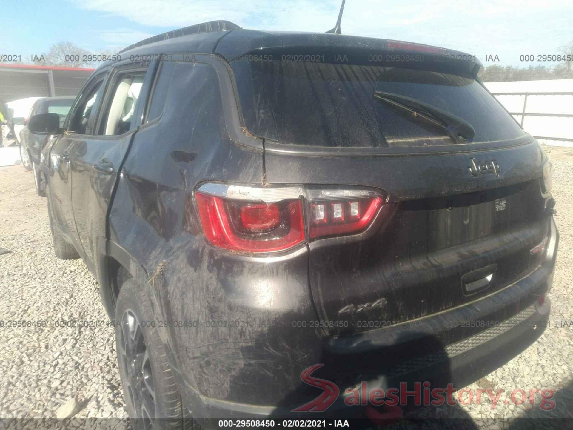 3C4NJDDB2KT722338 2019 JEEP COMPASS