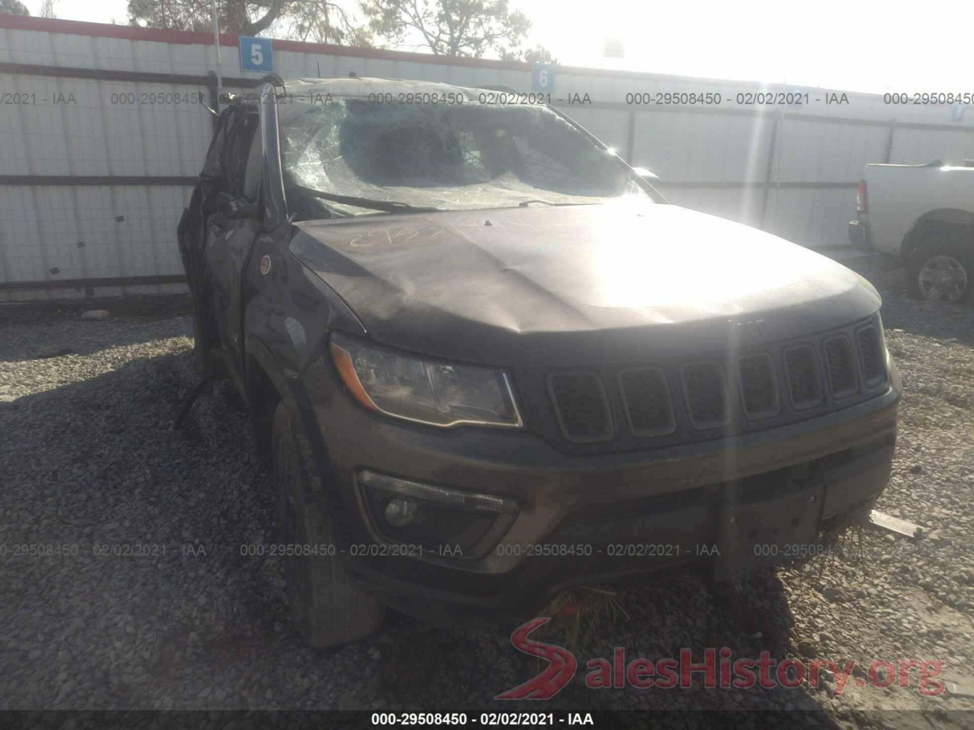 3C4NJDDB2KT722338 2019 JEEP COMPASS