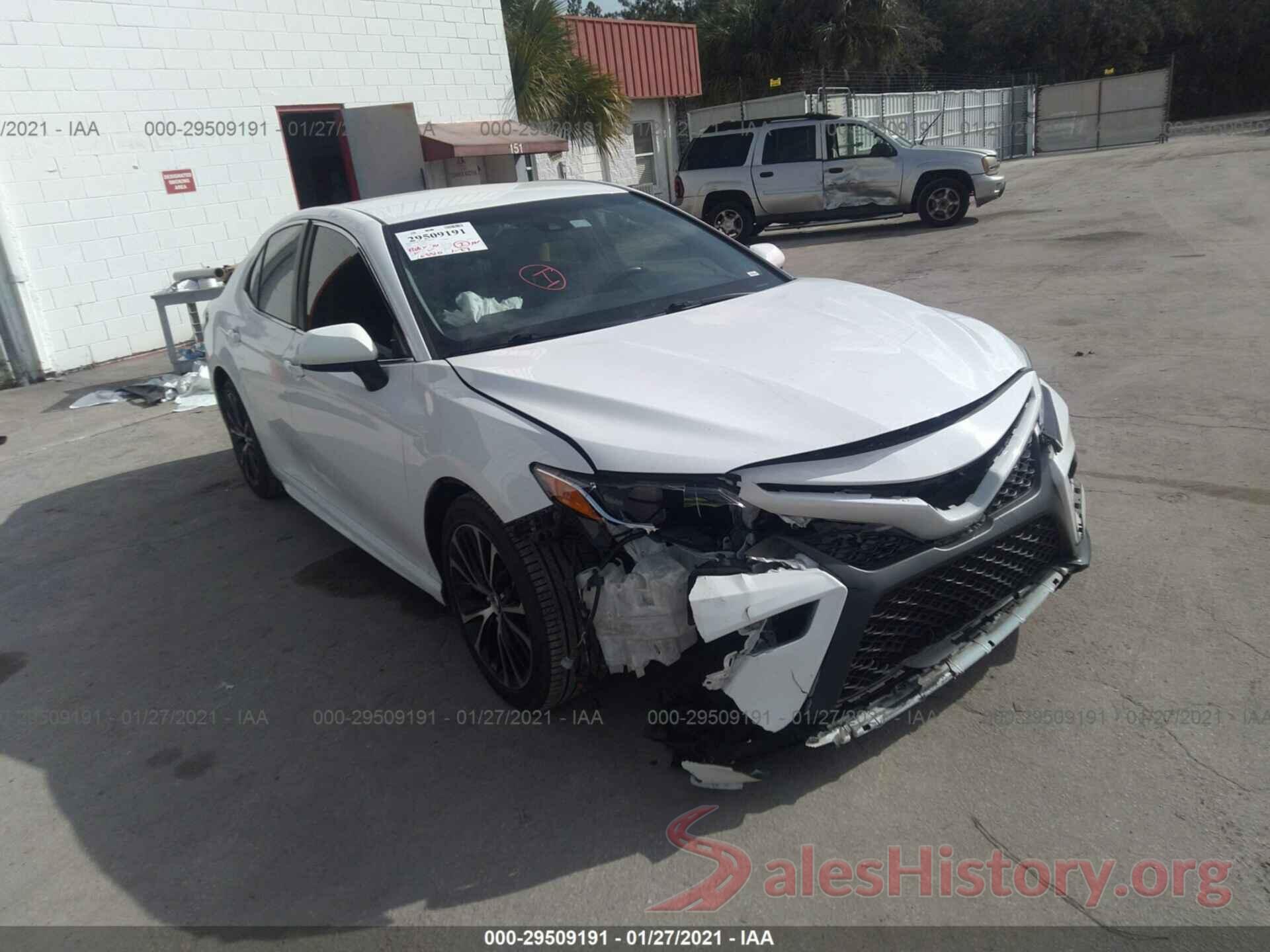 JTNB11HK7J3070382 2018 TOYOTA CAMRY