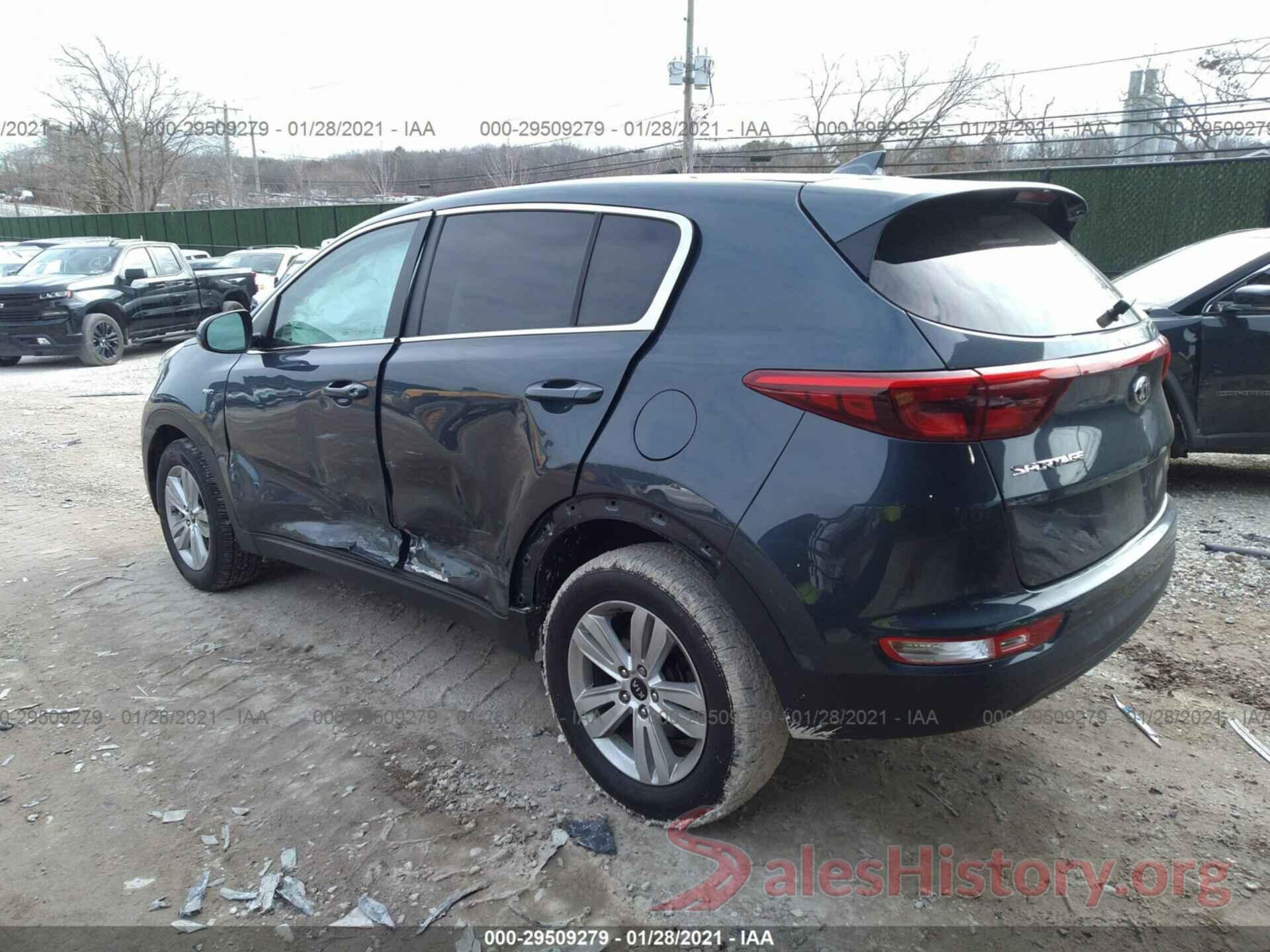 KNDPMCAC8J7389461 2018 KIA SPORTAGE