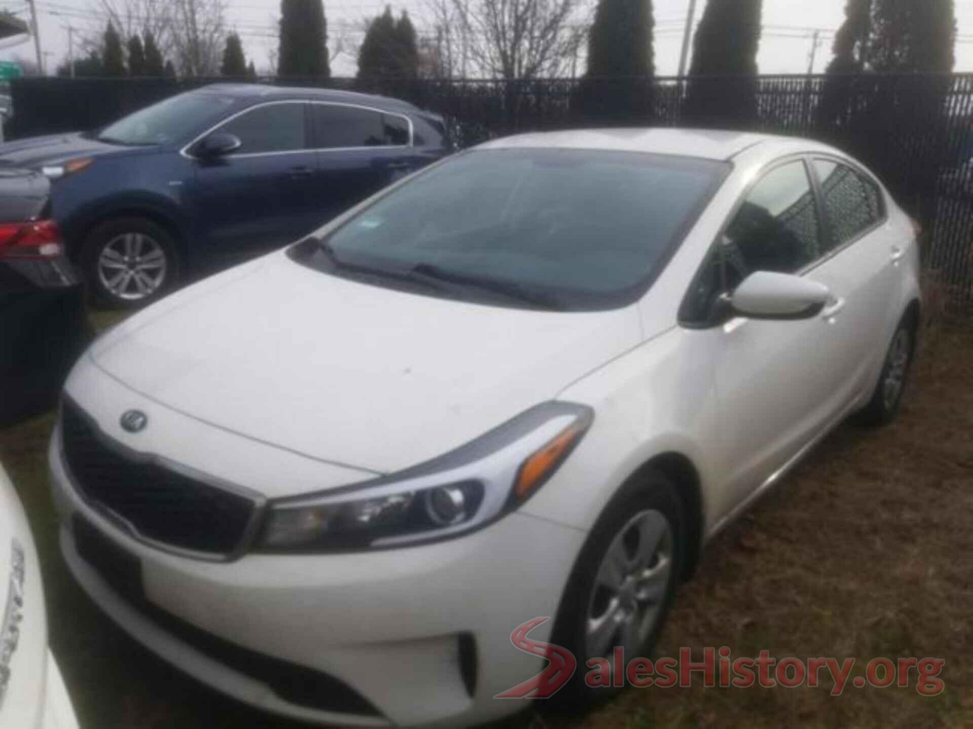 3KPFK4A75JE230911 2018 KIA FORTE