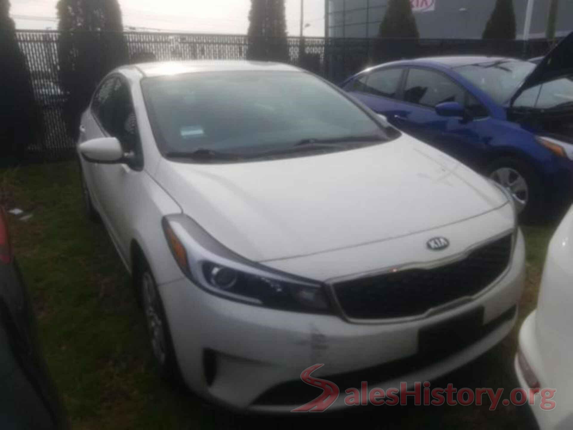 3KPFK4A75JE230911 2018 KIA FORTE