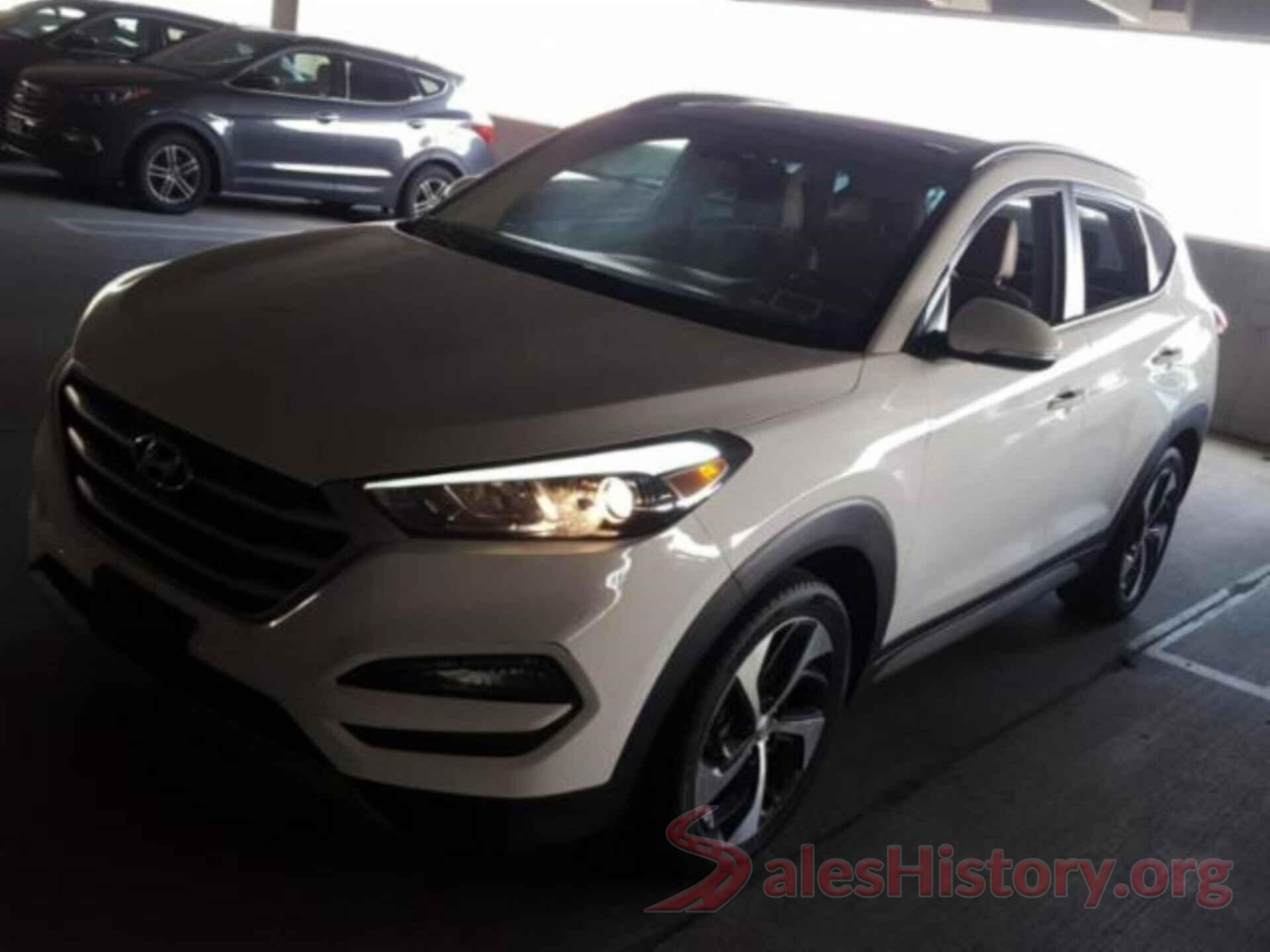 KM8J3CA24JU643003 2018 HYUNDAI TUCSON