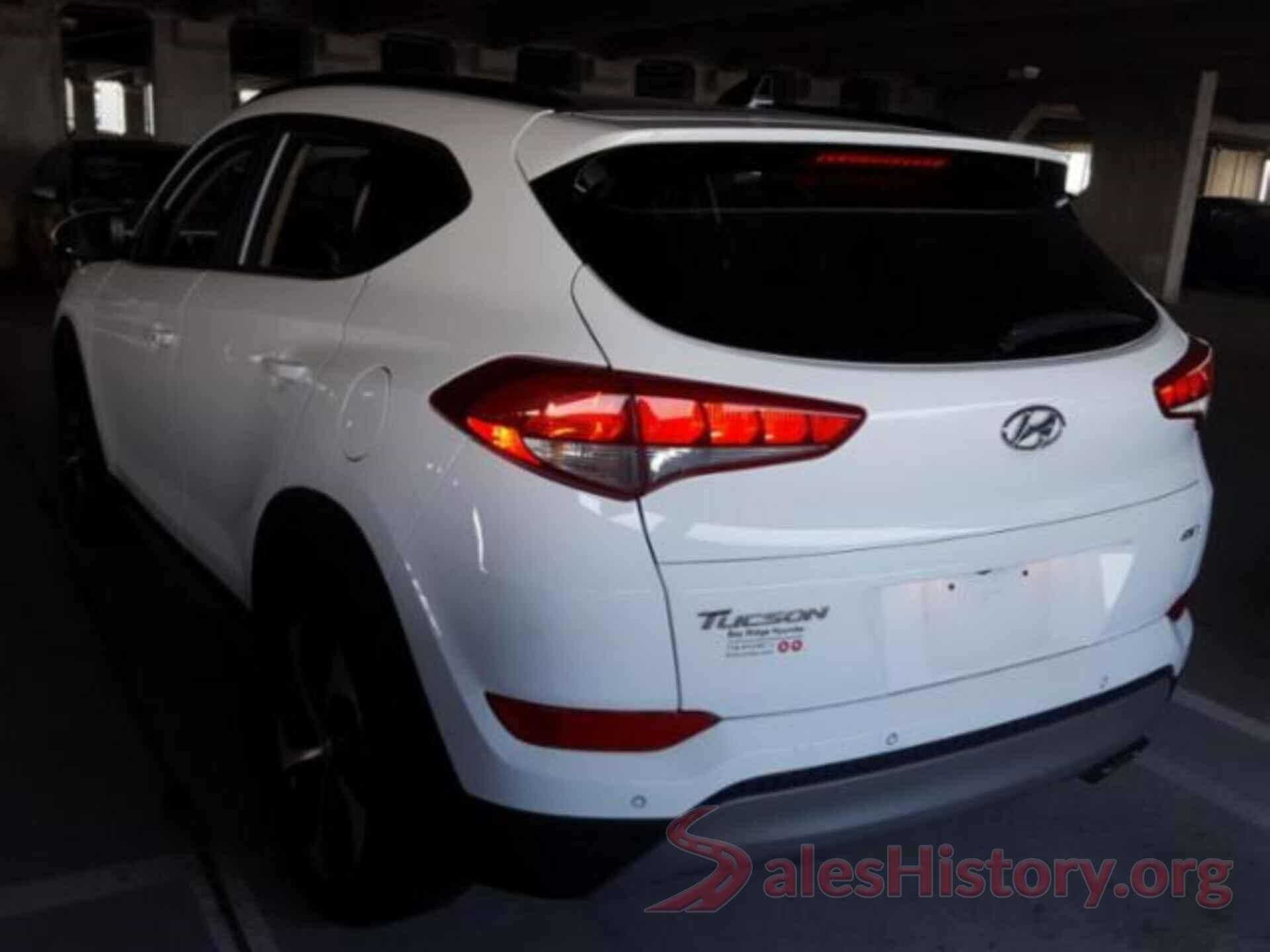 KM8J3CA24JU643003 2018 HYUNDAI TUCSON