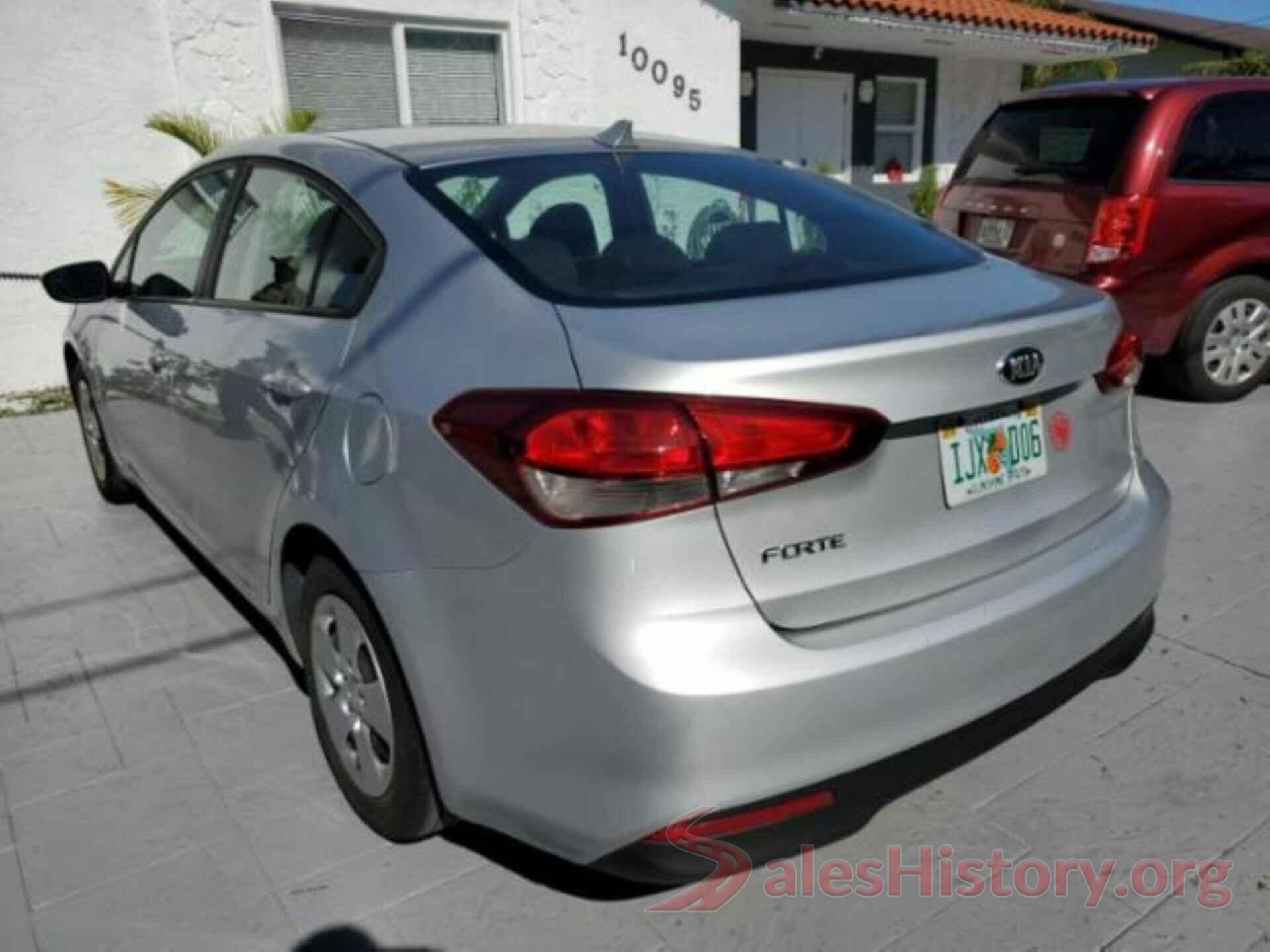 3KPFK4A74HE092949 2017 KIA FORTE